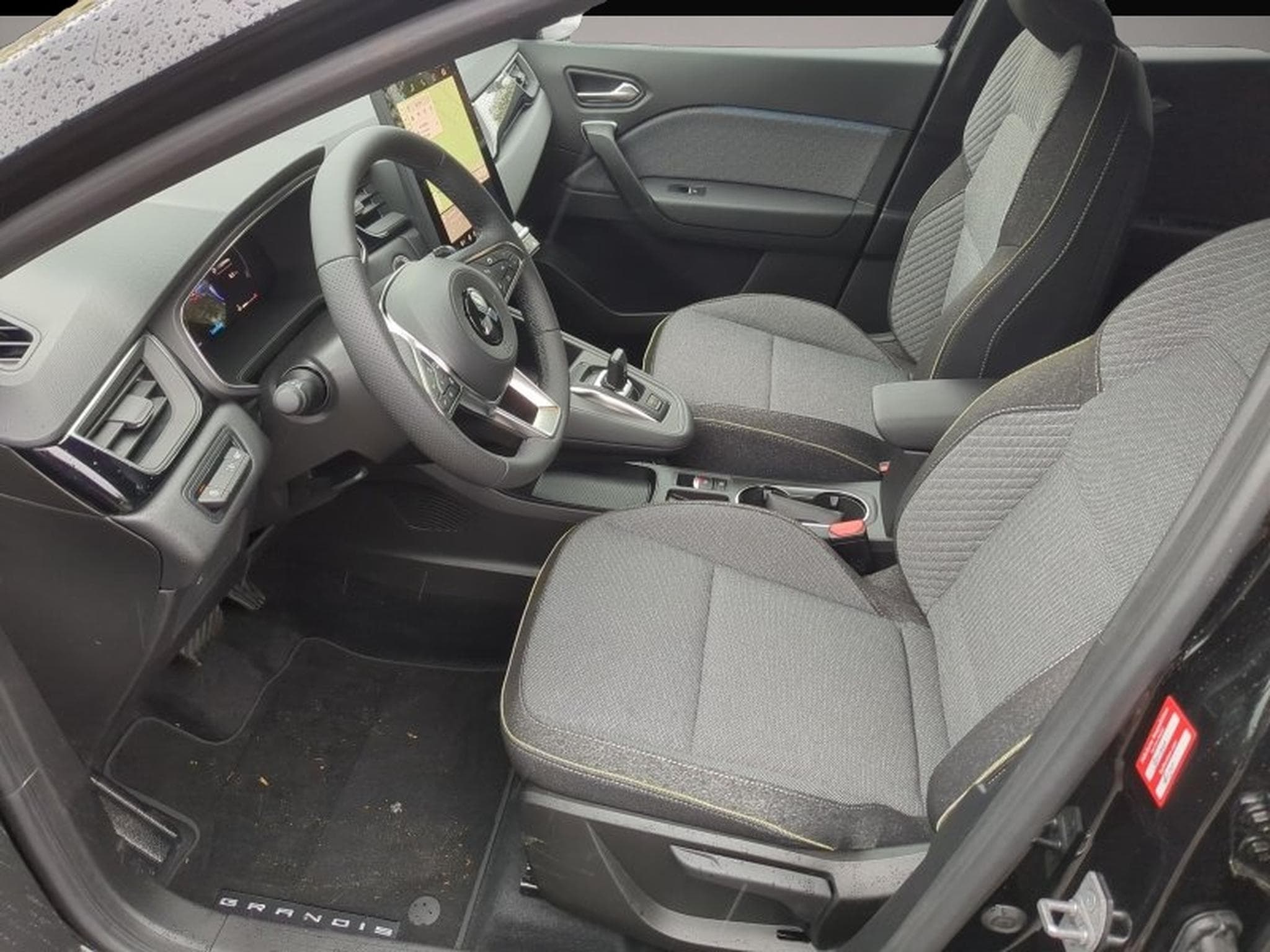 Mitsubishi Grandis (2026) - Photo 4