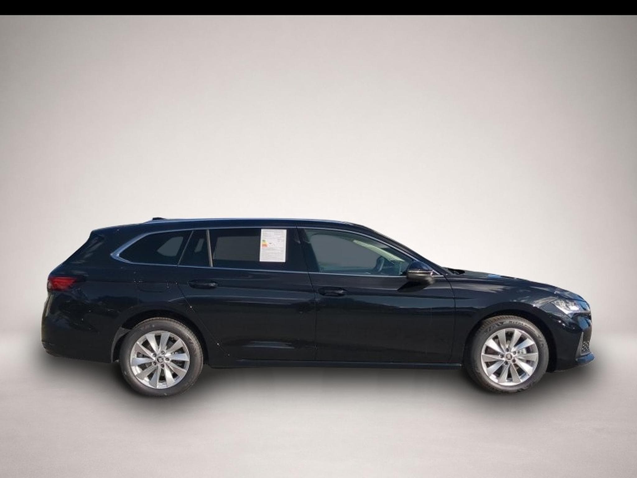 Skoda Superb (2025) - Photo 2