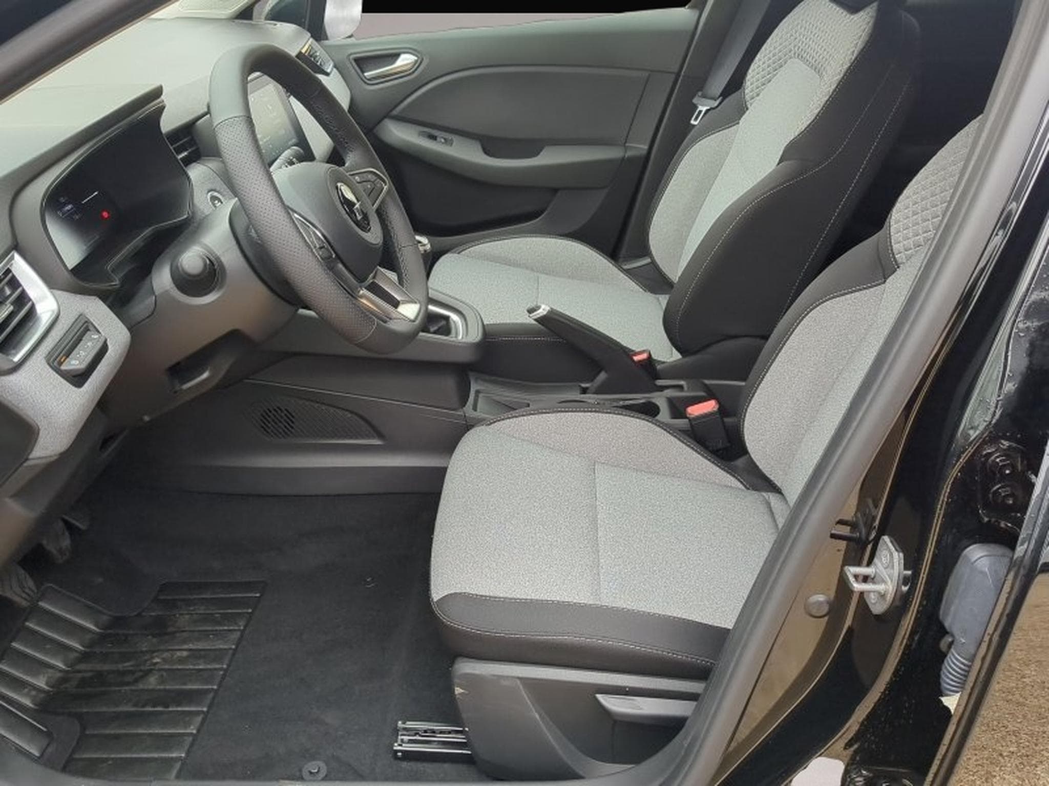 Mitsubishi Colt (2025) - Photo 4