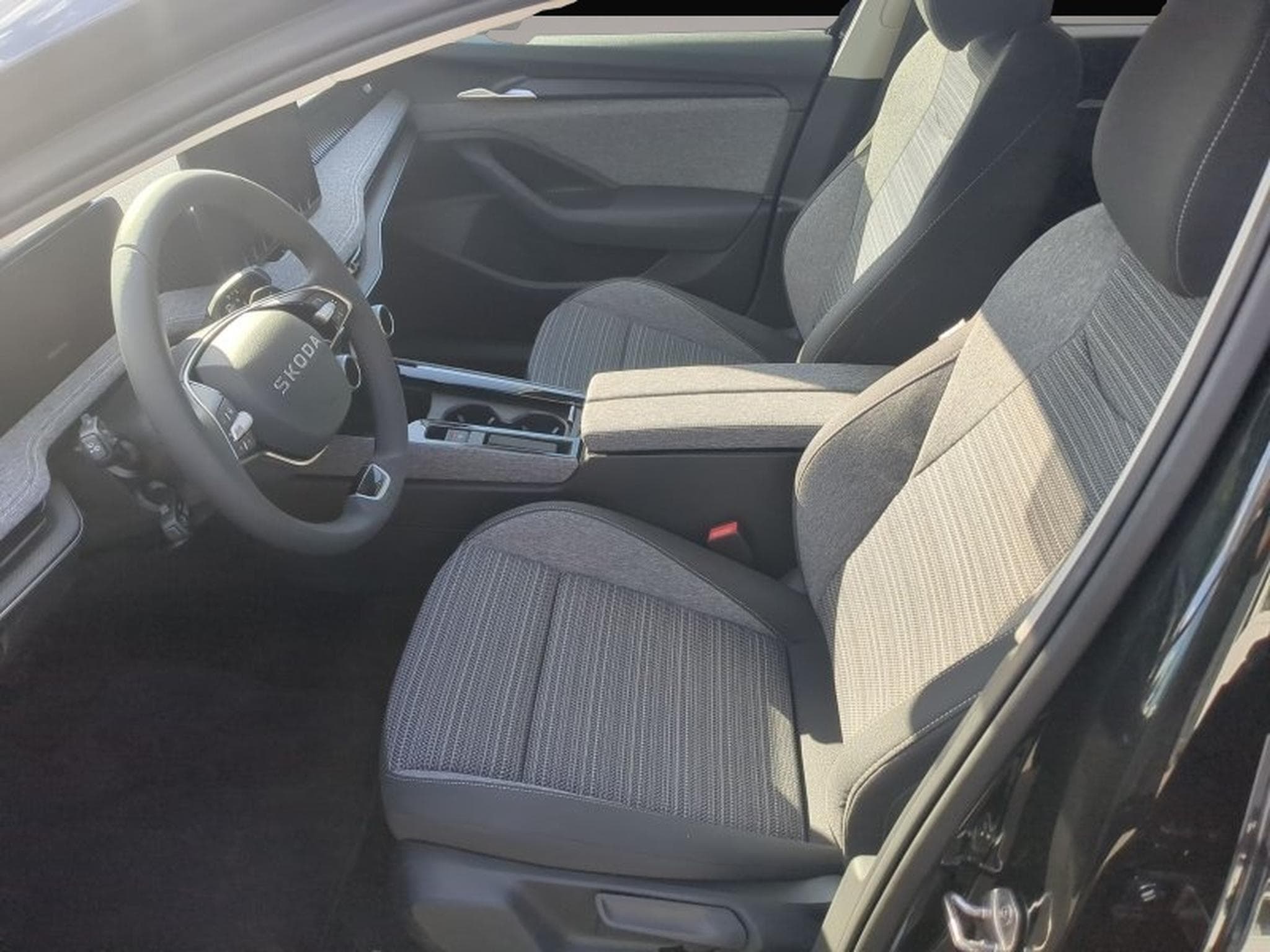 Skoda Superb (2025) - Photo 4