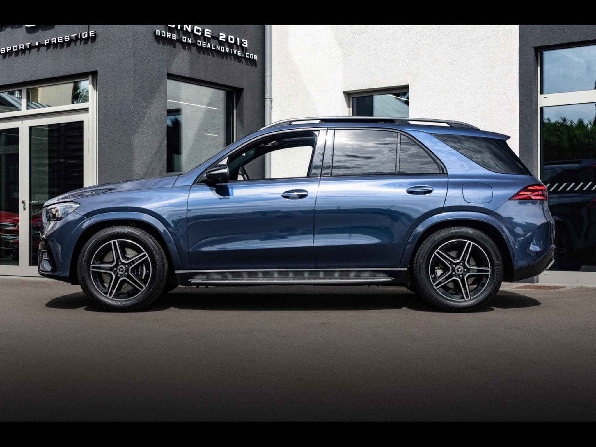 Mercedes GLE 400 e 4MATIC AMG LINE (381 CH) – PACK NIGHT (2024) - Photo 2