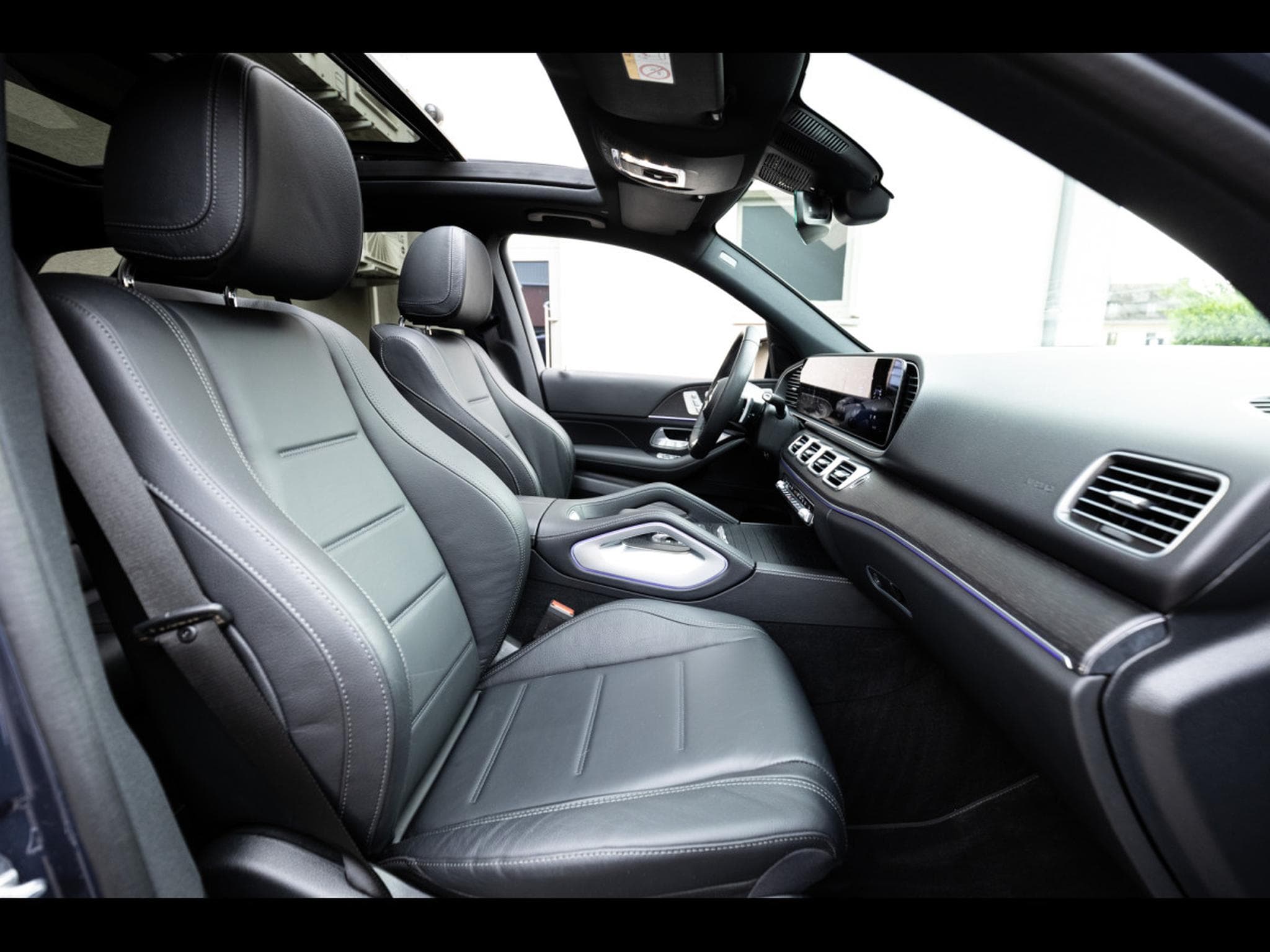 Mercedes GLE 400 e 4MATIC AMG LINE (381 CH) – PACK NIGHT (2024) - Photo 25