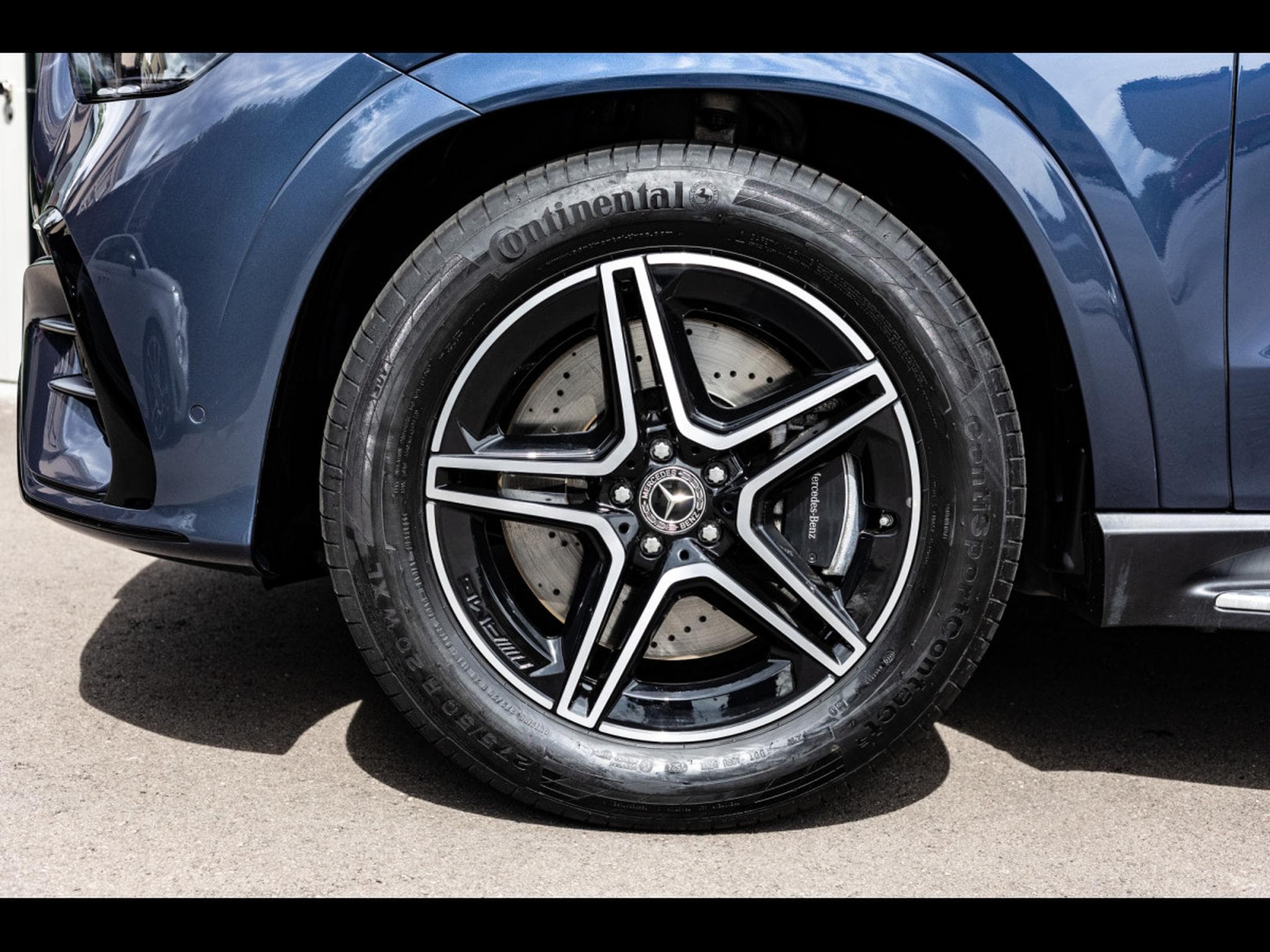 Mercedes GLE 400 e 4MATIC AMG LINE (381 CH) – PACK NIGHT (2024) - Photo 8