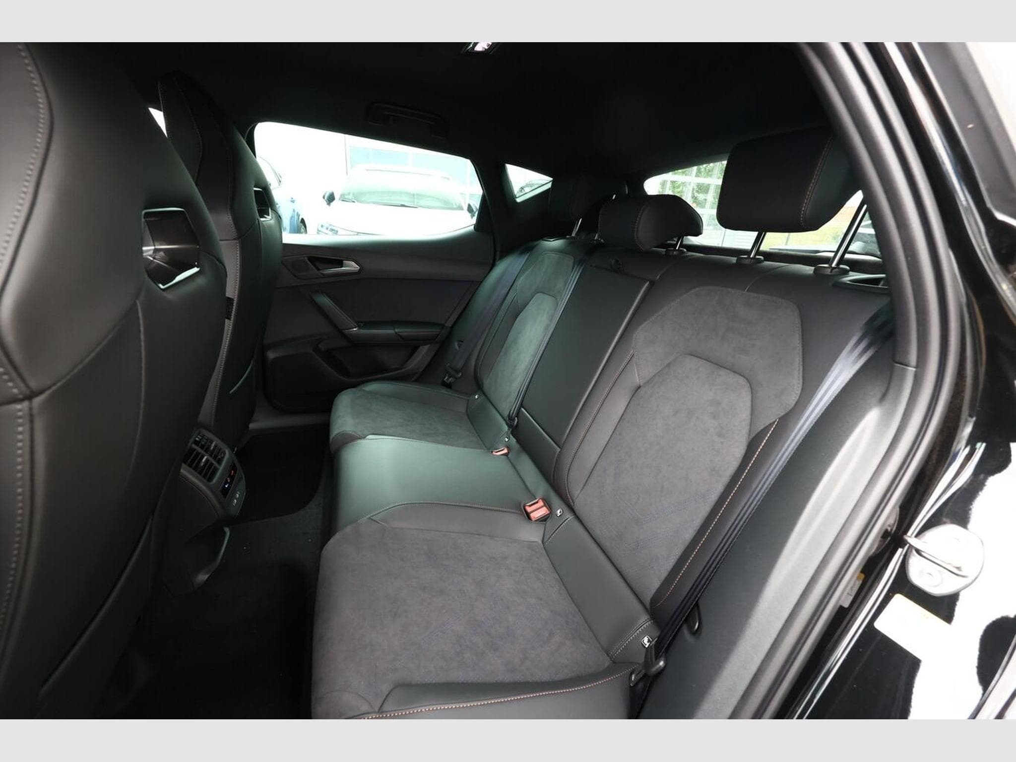 Cupra Leon DSG IntelliD Nav (2026) - Photo 10