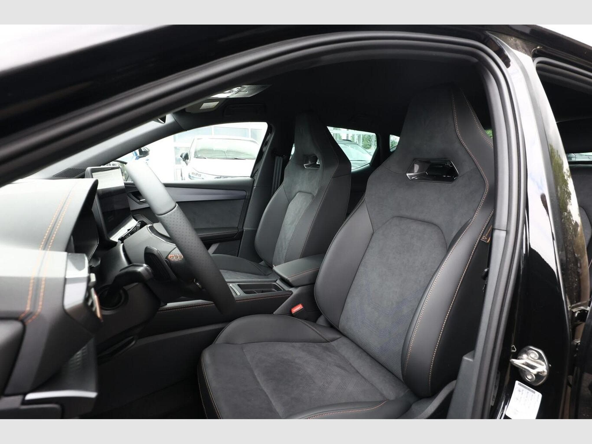Cupra Leon DSG IntelliD Nav (2026) - Photo 6