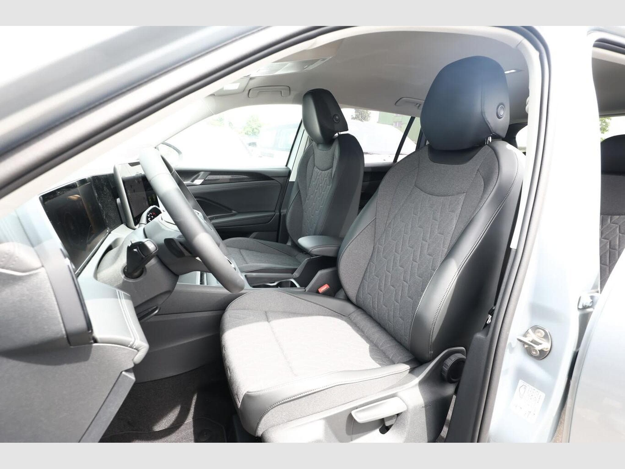 VW Tiguan DSG LED+ Nav (2026) - Photo 6