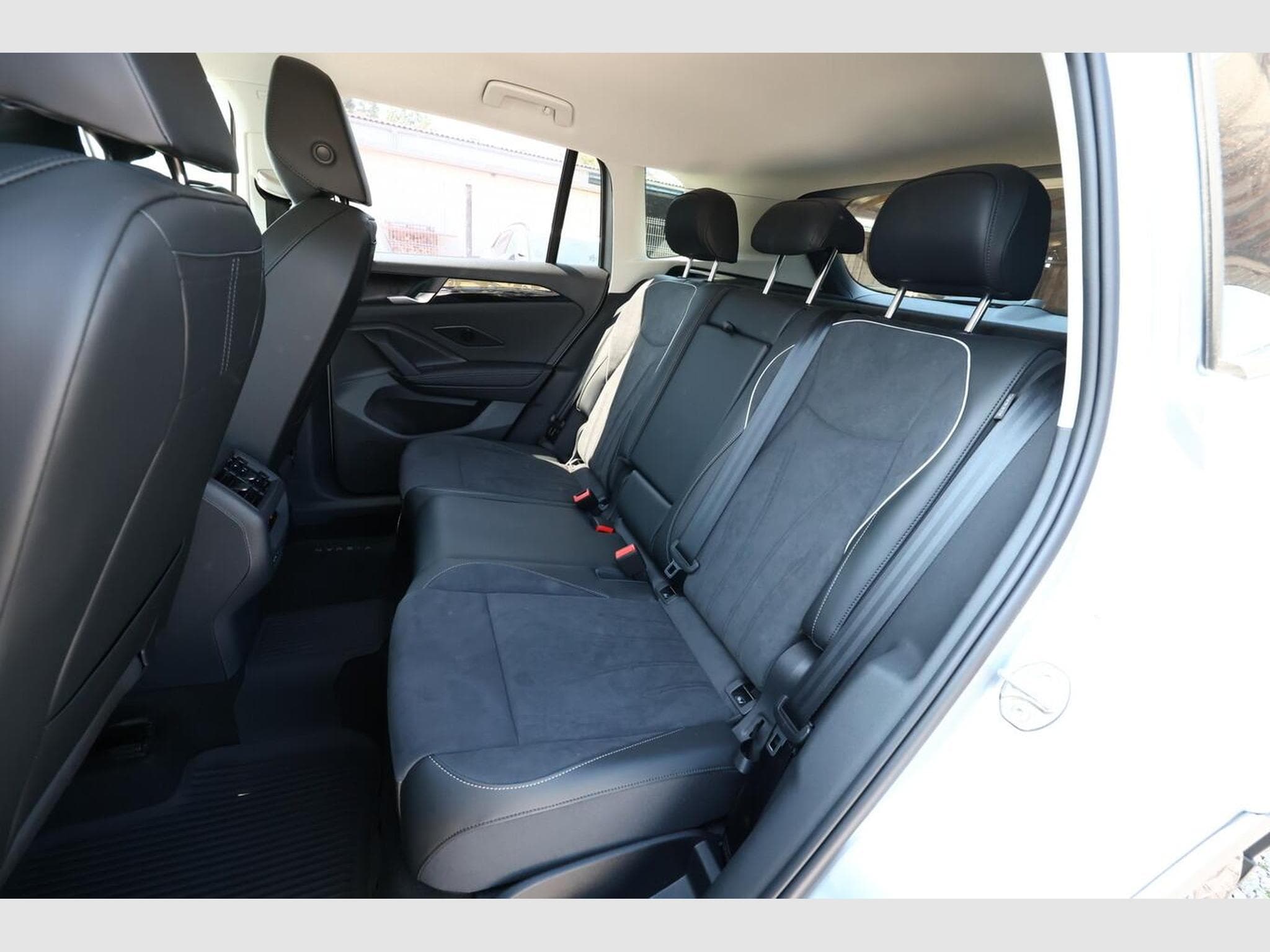 VW Tiguan Eleg. 4M Nav (2026) - Photo 10
