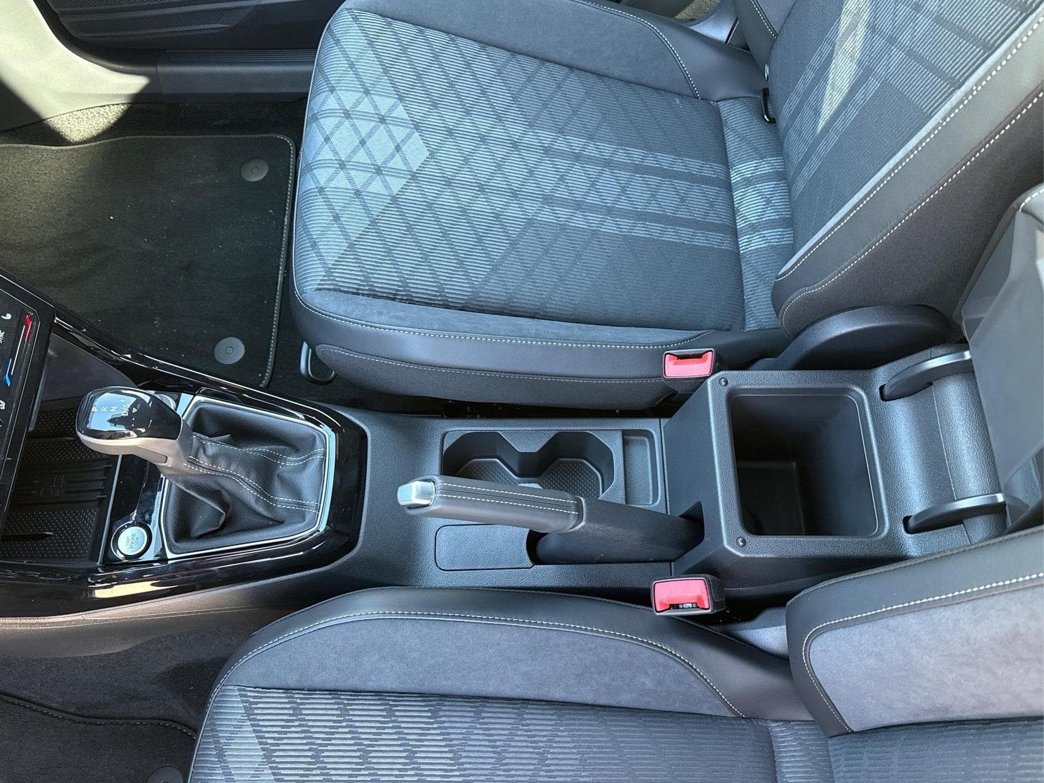 VW T-Cross R-Line Limited (2026) - Photo 13