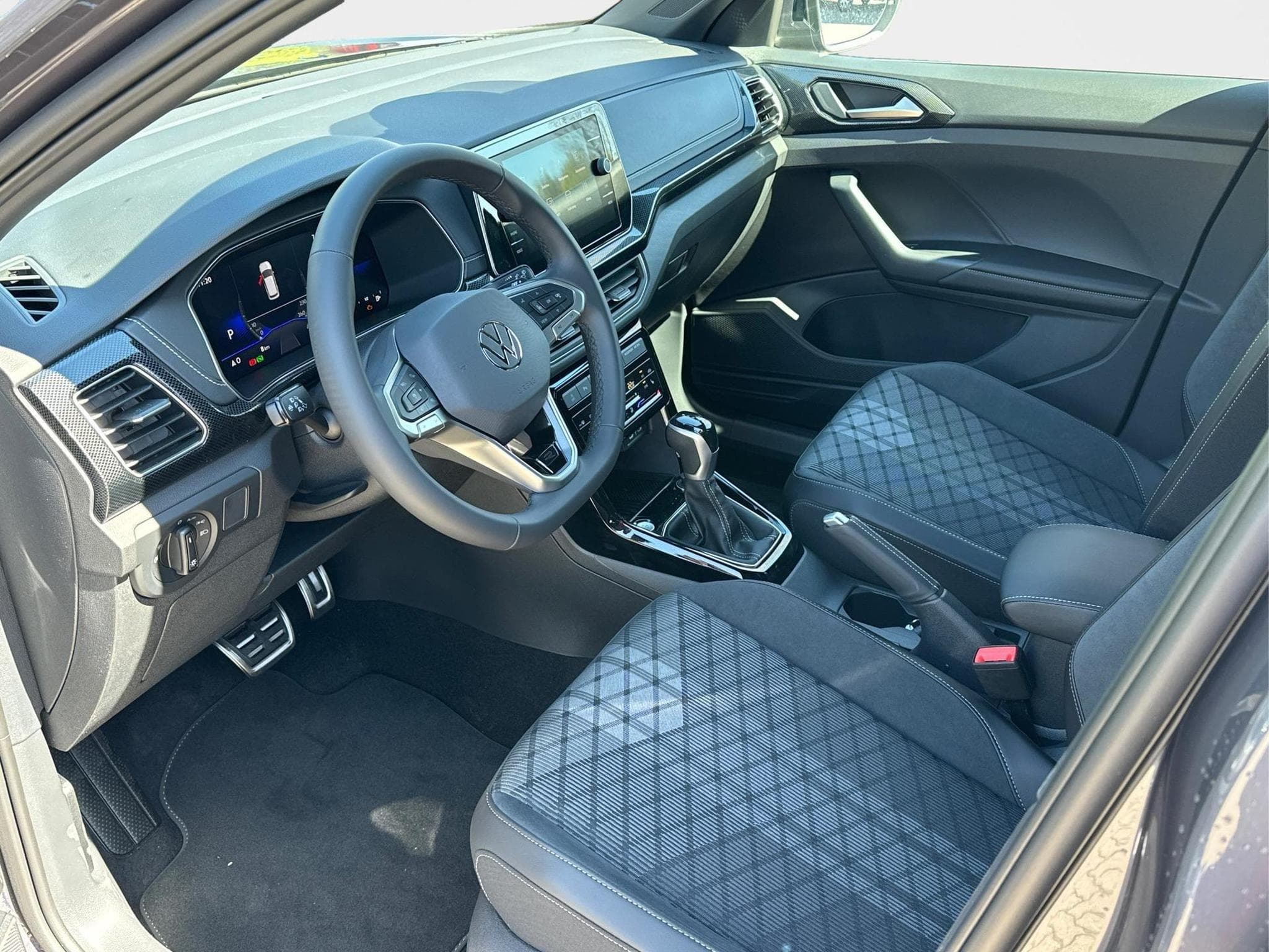 VW T-Cross R-Line Limited (2026) - Photo 9