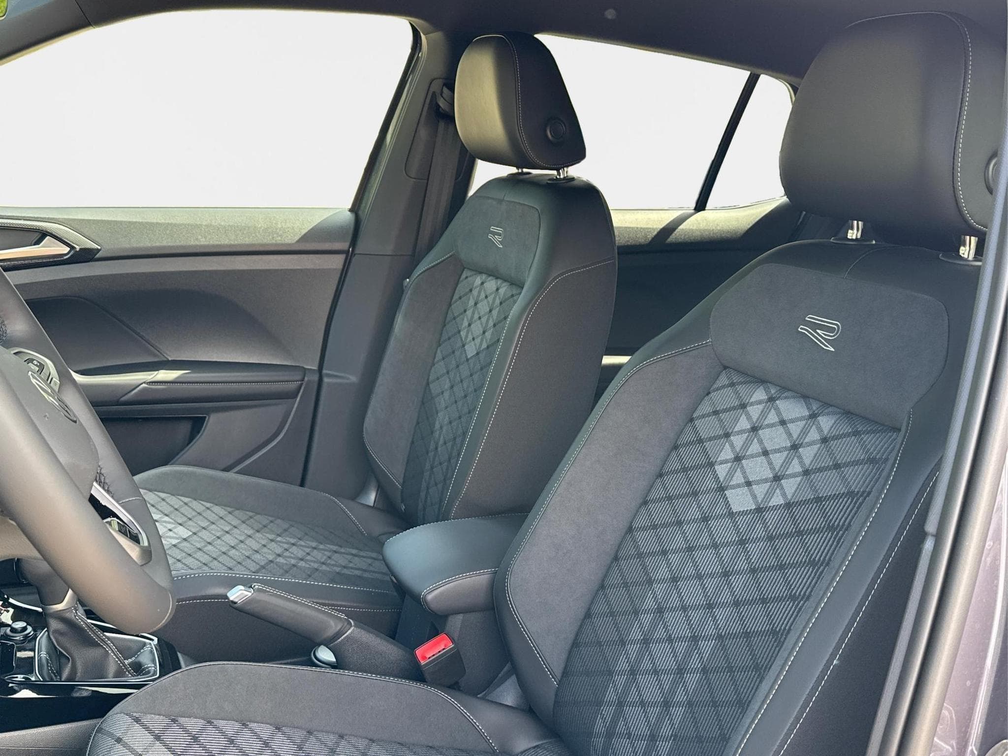 VW T-Cross R-Line (2026) - Photo 17