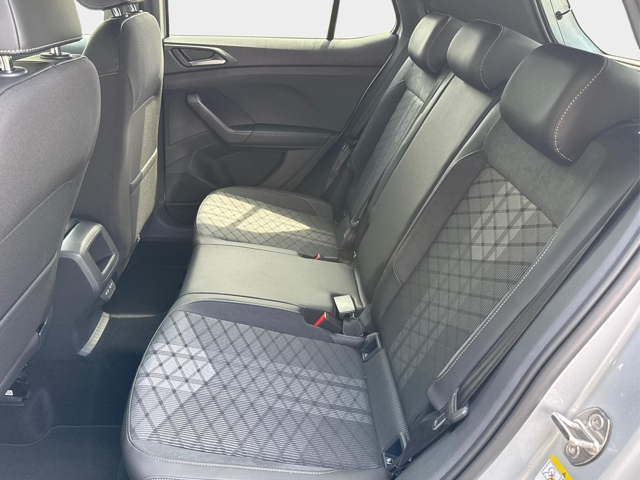 VW T-Cross R-Line (2026) - Photo 15