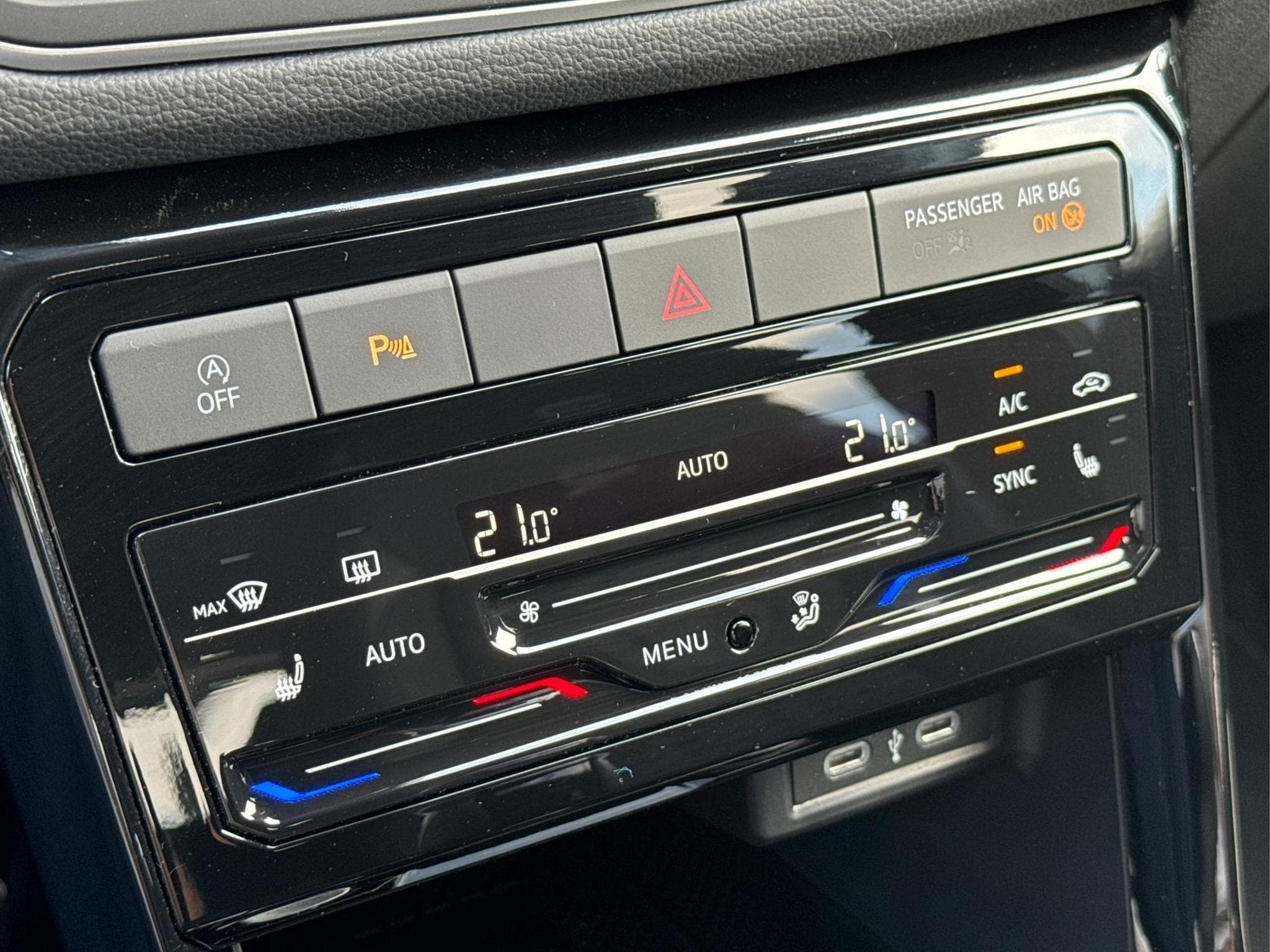 VW T-Cross R-Line (2026) - Photo 18