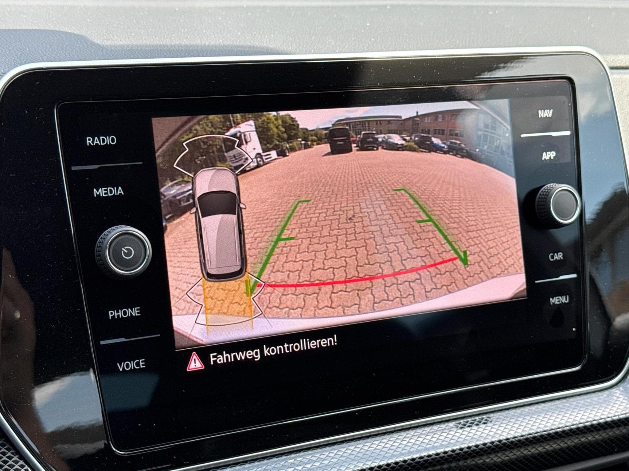 VW T-Cross R-Line (2026) - Photo 9