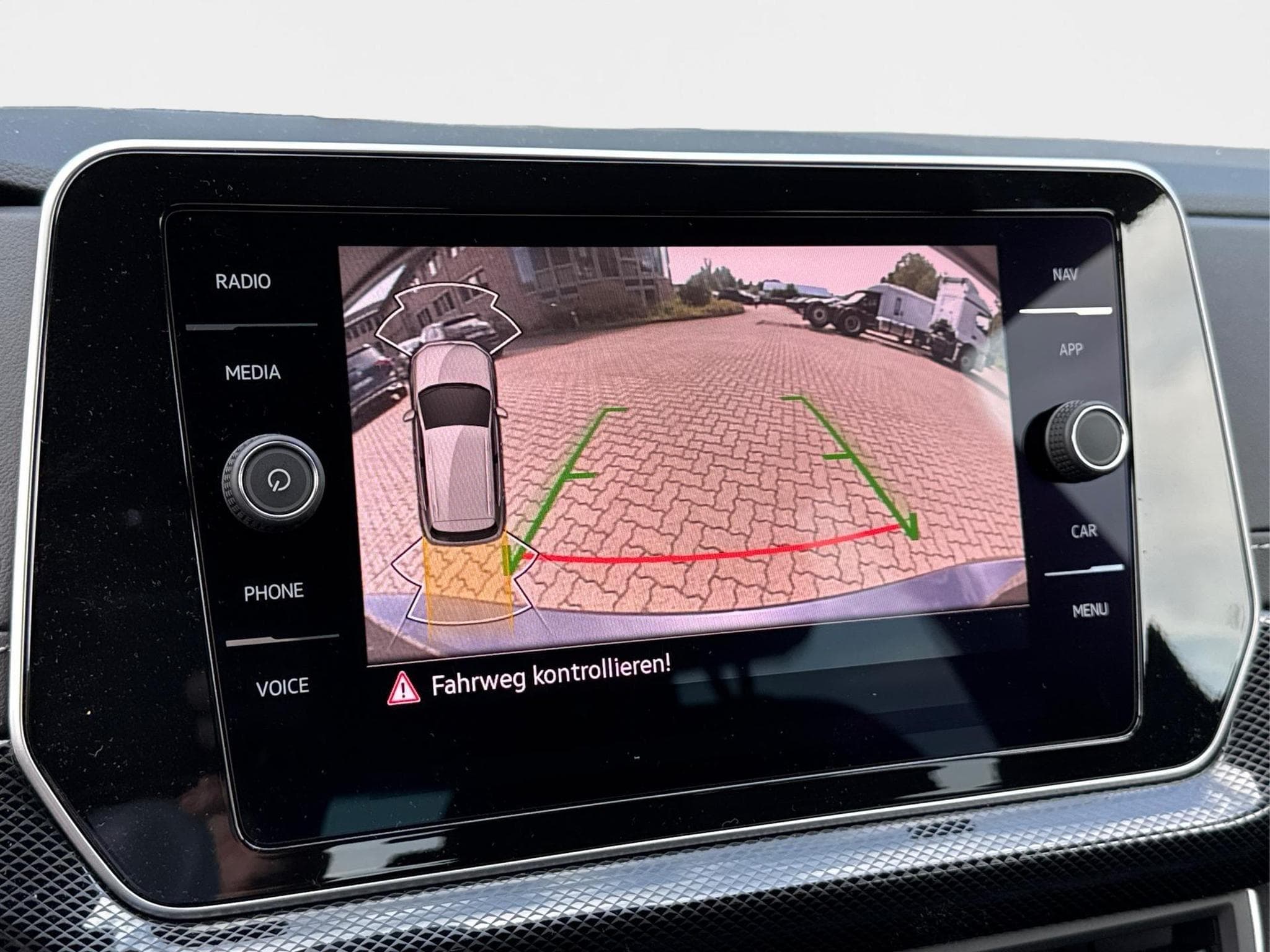 VW T-Cross R-Line (2026) - Photo 10