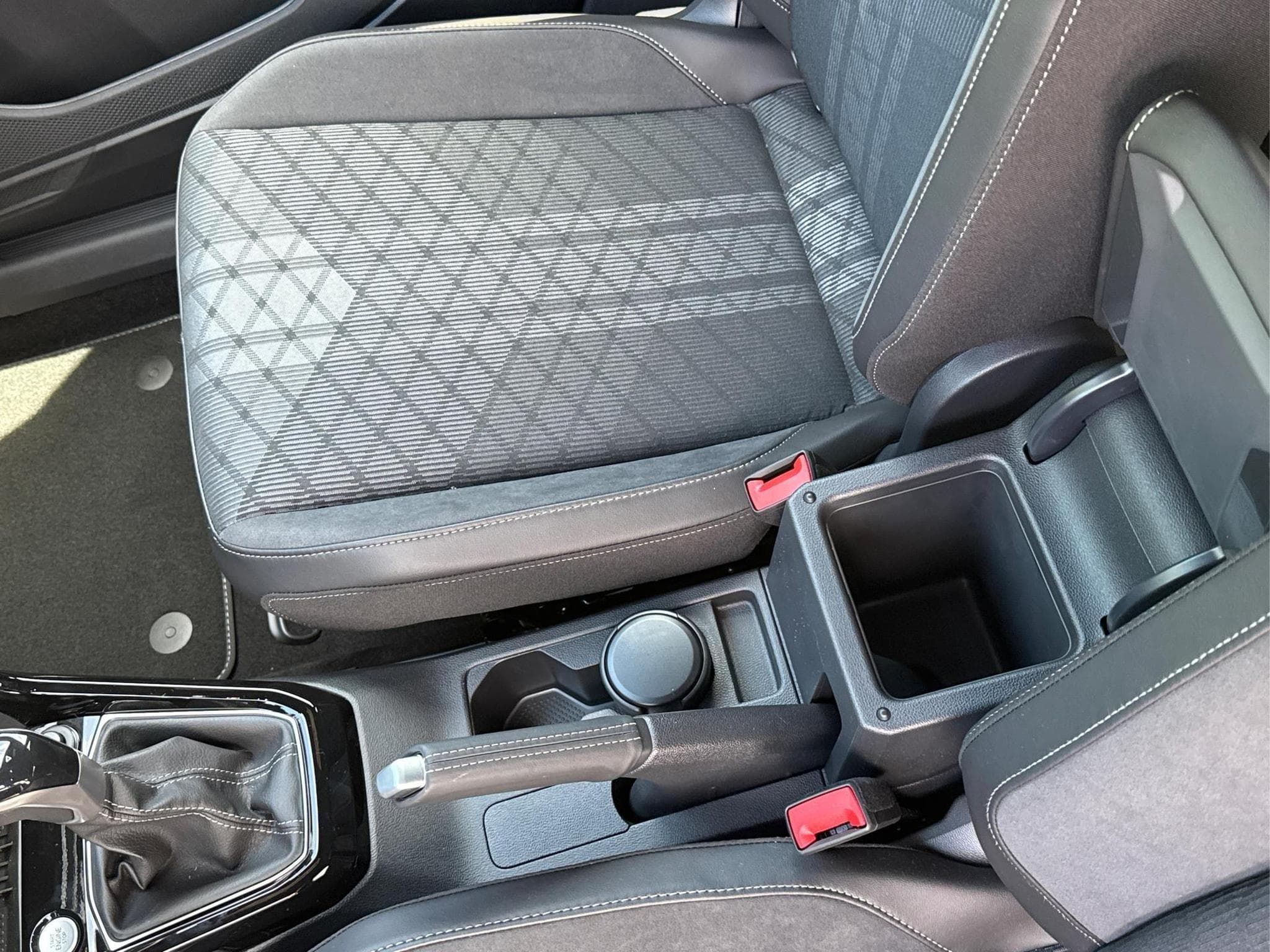 VW T-Cross R-Line (2026) - Photo 16