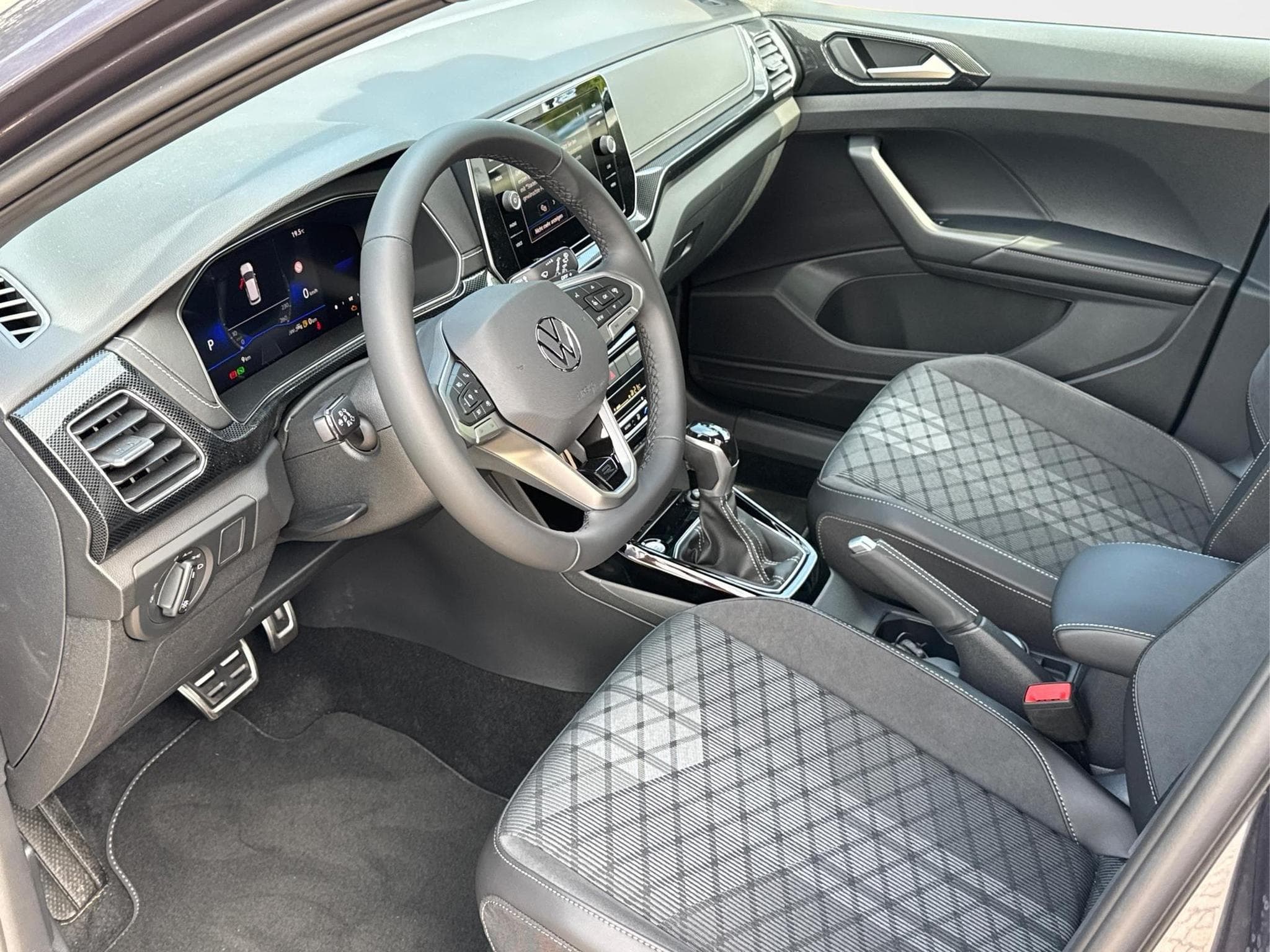 VW T-Cross R-Line (2026) - Photo 9