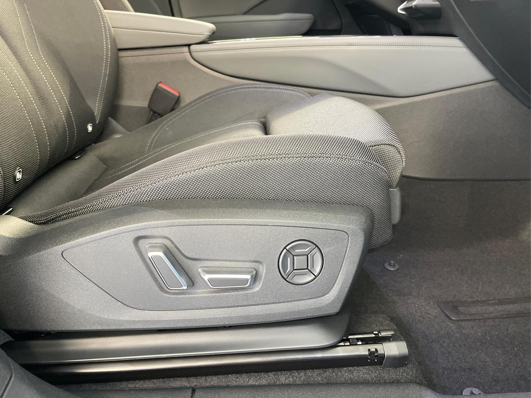 Audi Q3 Sportback NEU (2026) - Photo 15