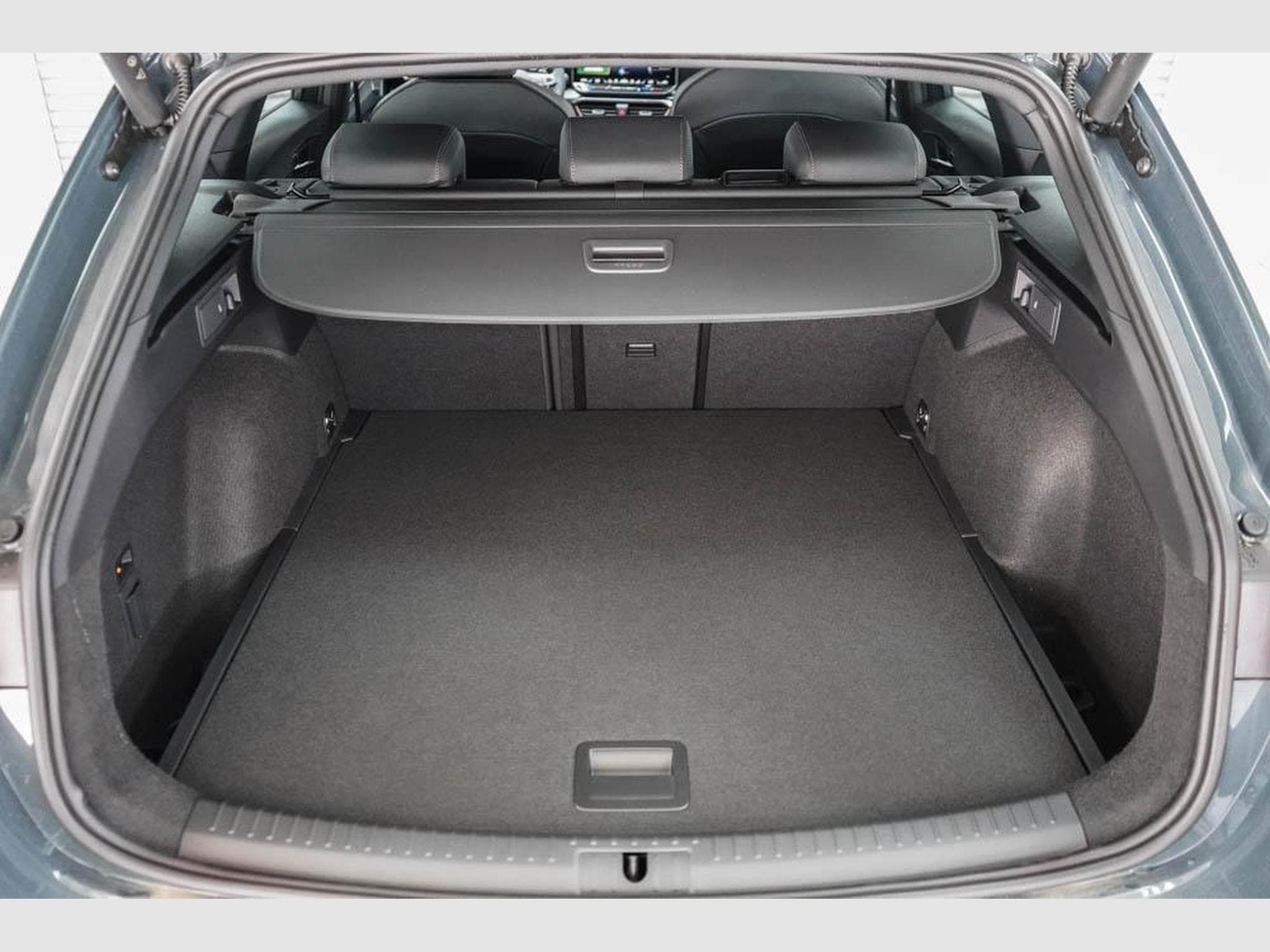 Cupra Leon ST 1,5 eTSI (2026) - Photo 18