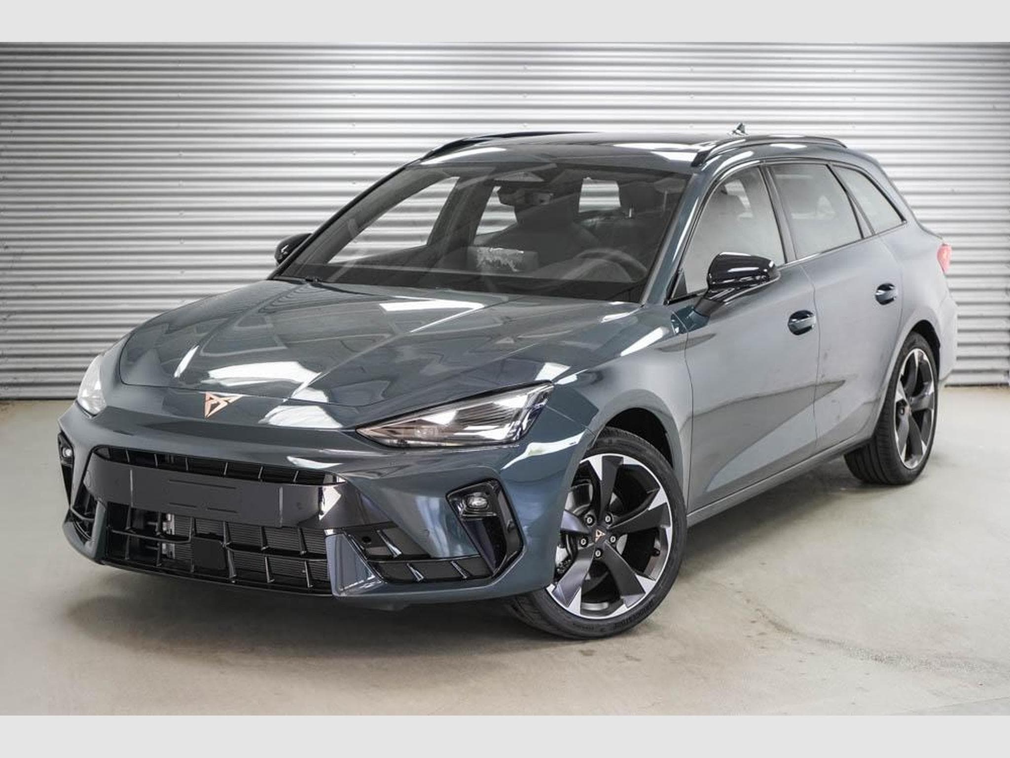 Cupra Leon ST 1,5 eTSI (2026) - Photo 1