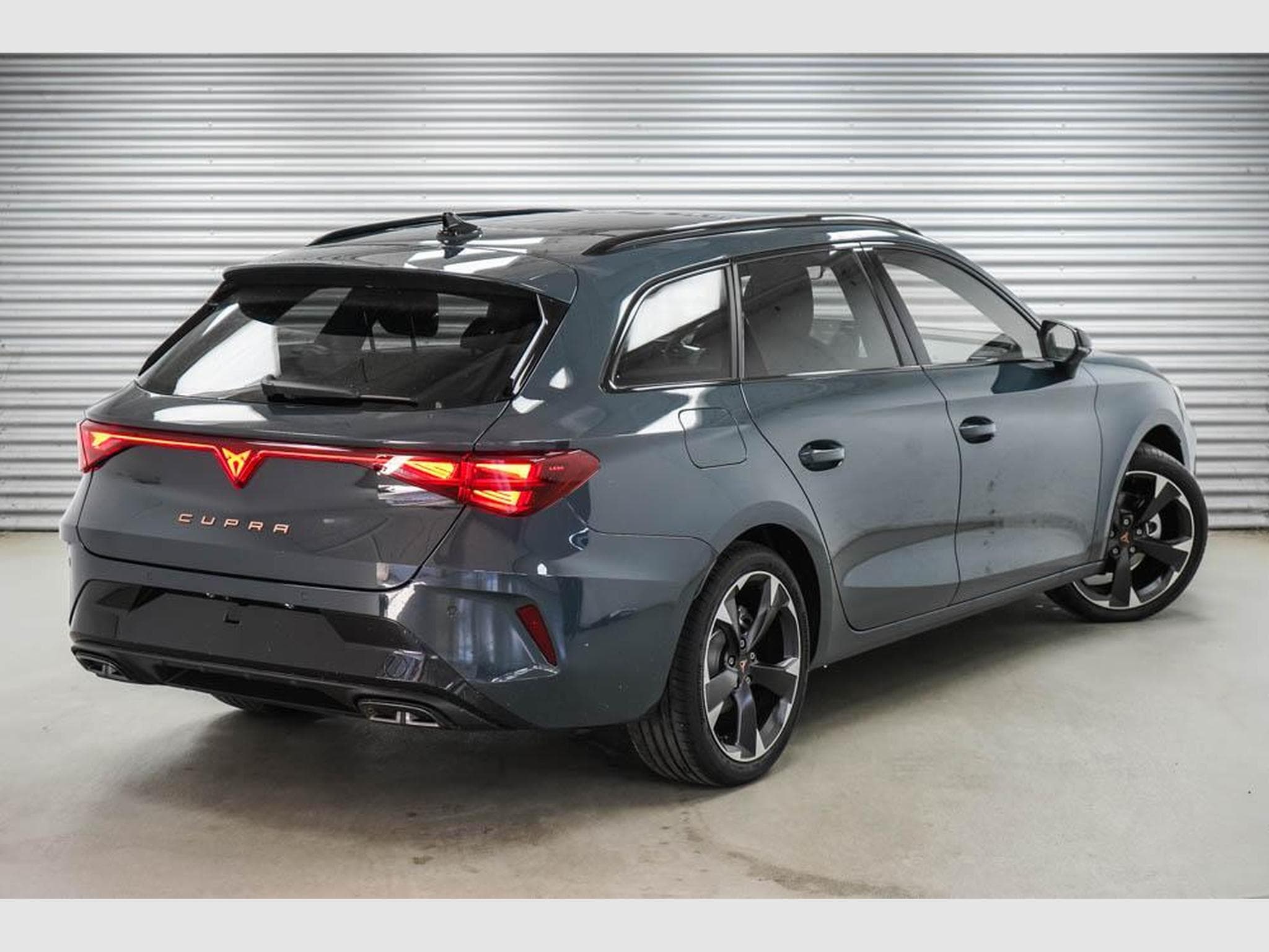 Cupra Leon ST 1,5 eTSI (2026) - Photo 3