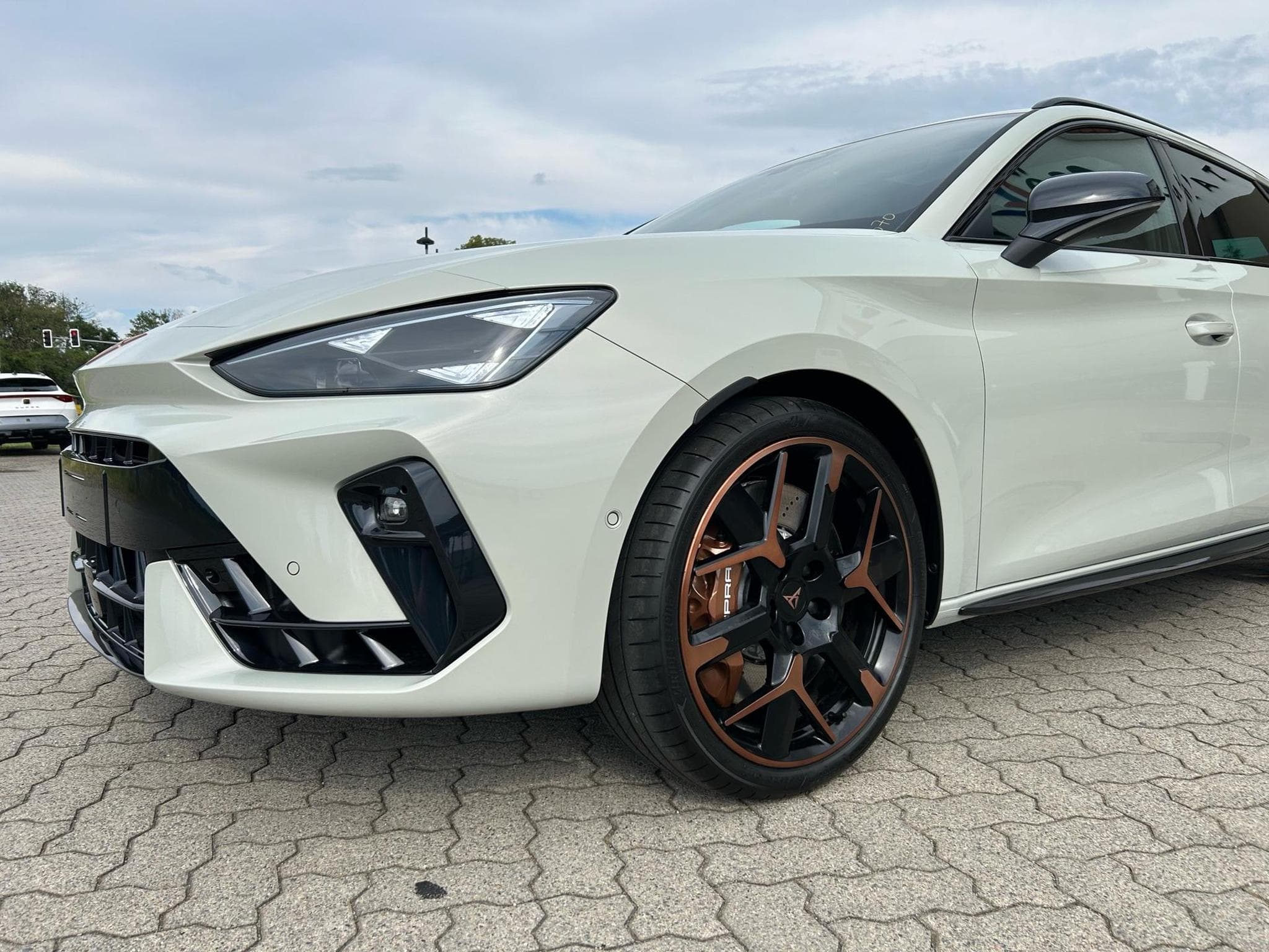 Cupra Leon Leon Sportstourer VZ (2026) - Photo 2