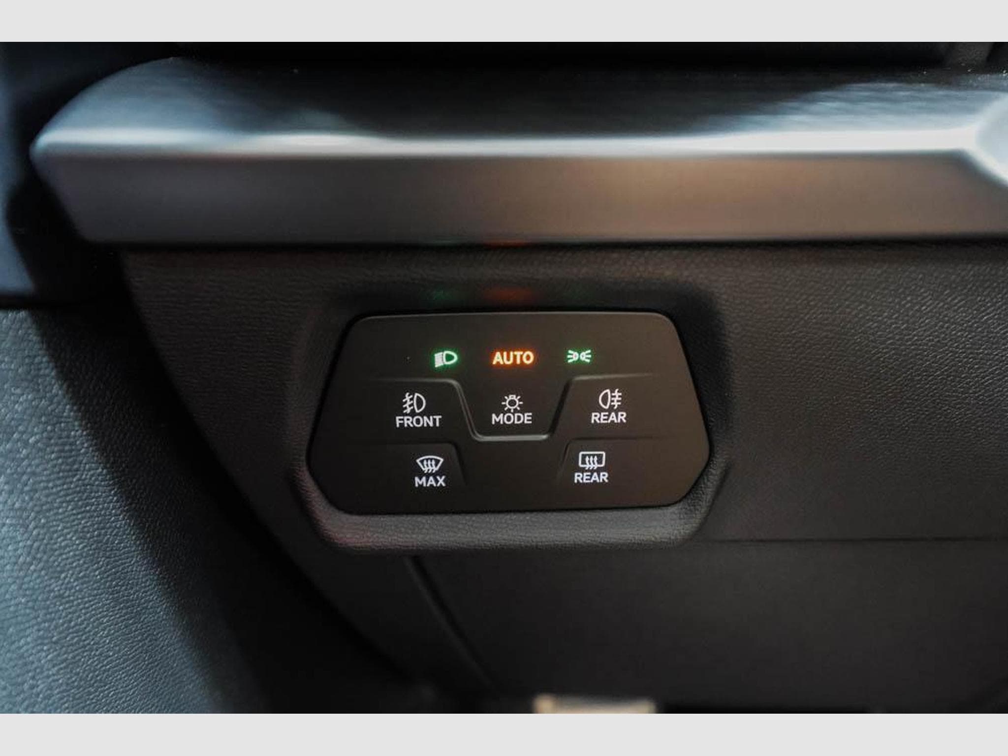 Cupra Leon ST 1,5 eTSI (2026) - Photo 11