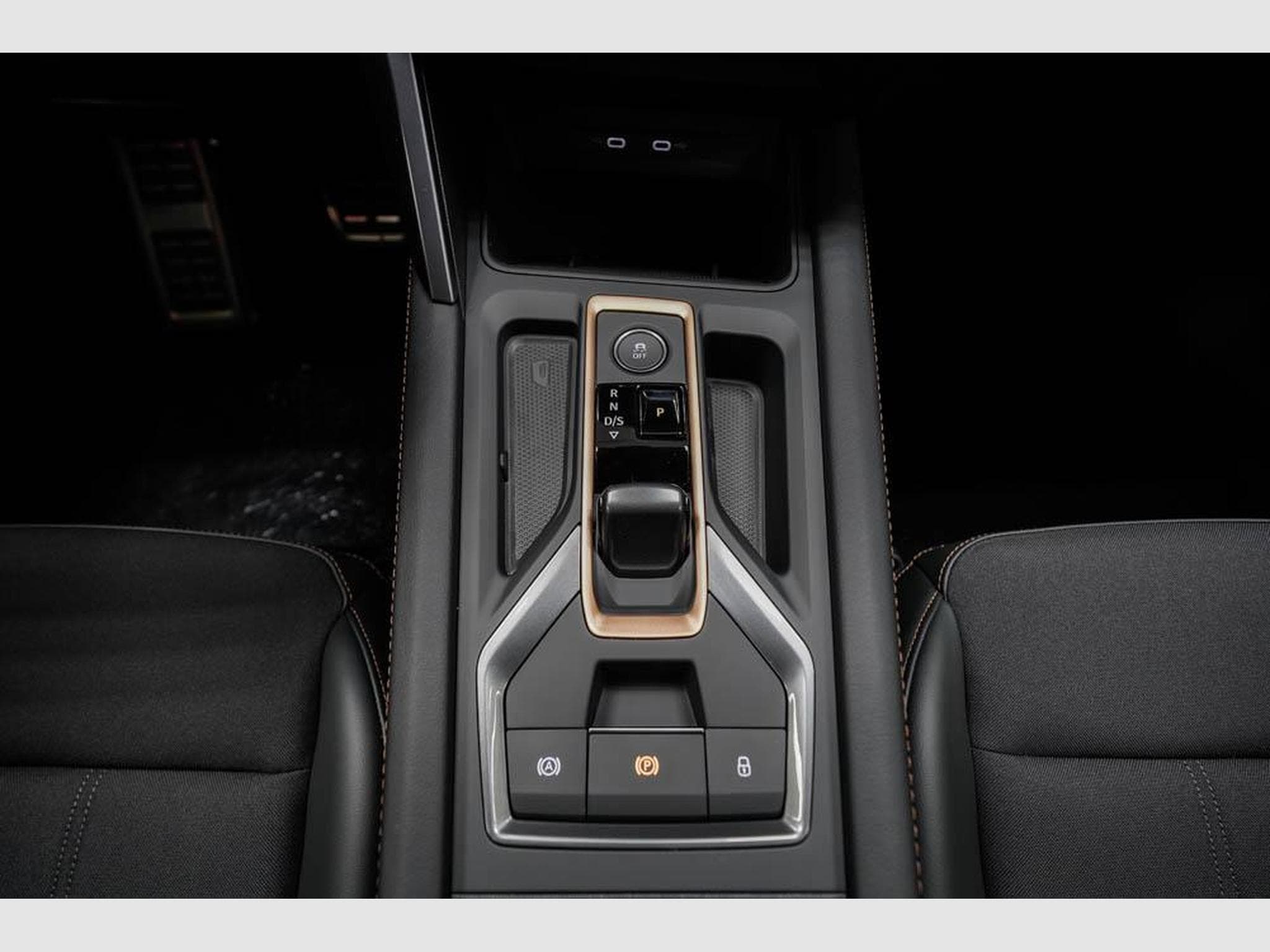 Cupra Leon ST 1,5 eTSI (2026) - Photo 12
