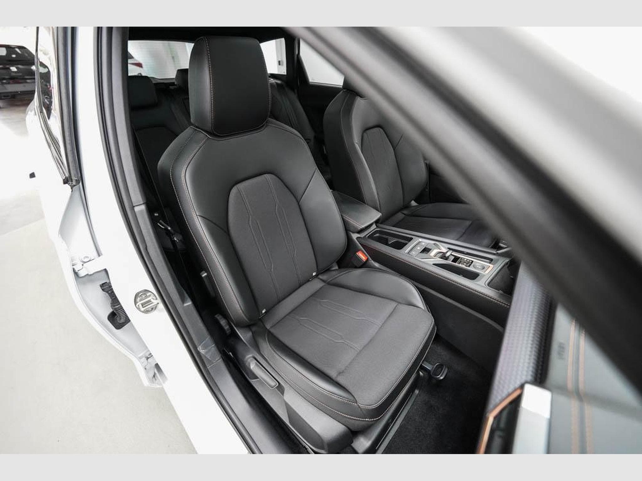 Cupra Leon ST 1,5 eTSI (2026) - Photo 22