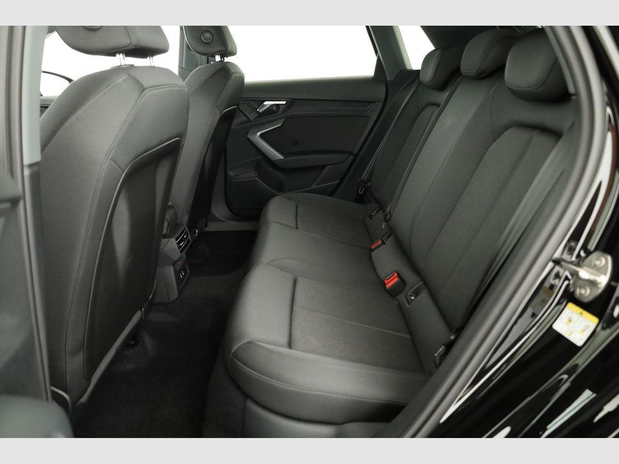 Audi A3 Sportback TFSI quattro 150 kW S line (2026) - Photo 11