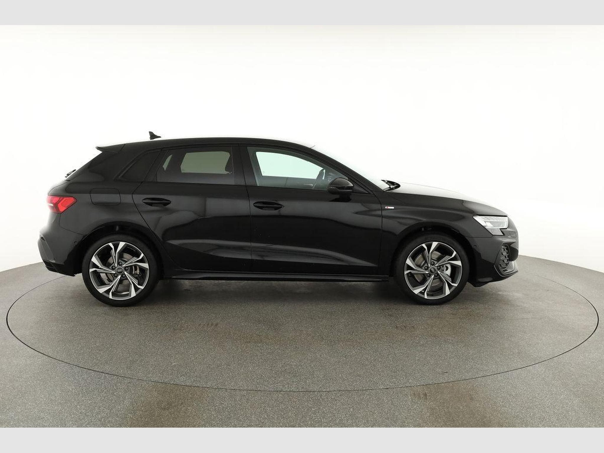 Audi A3 Sportback TFSI quattro 150 kW S line (2026) - Photo 21