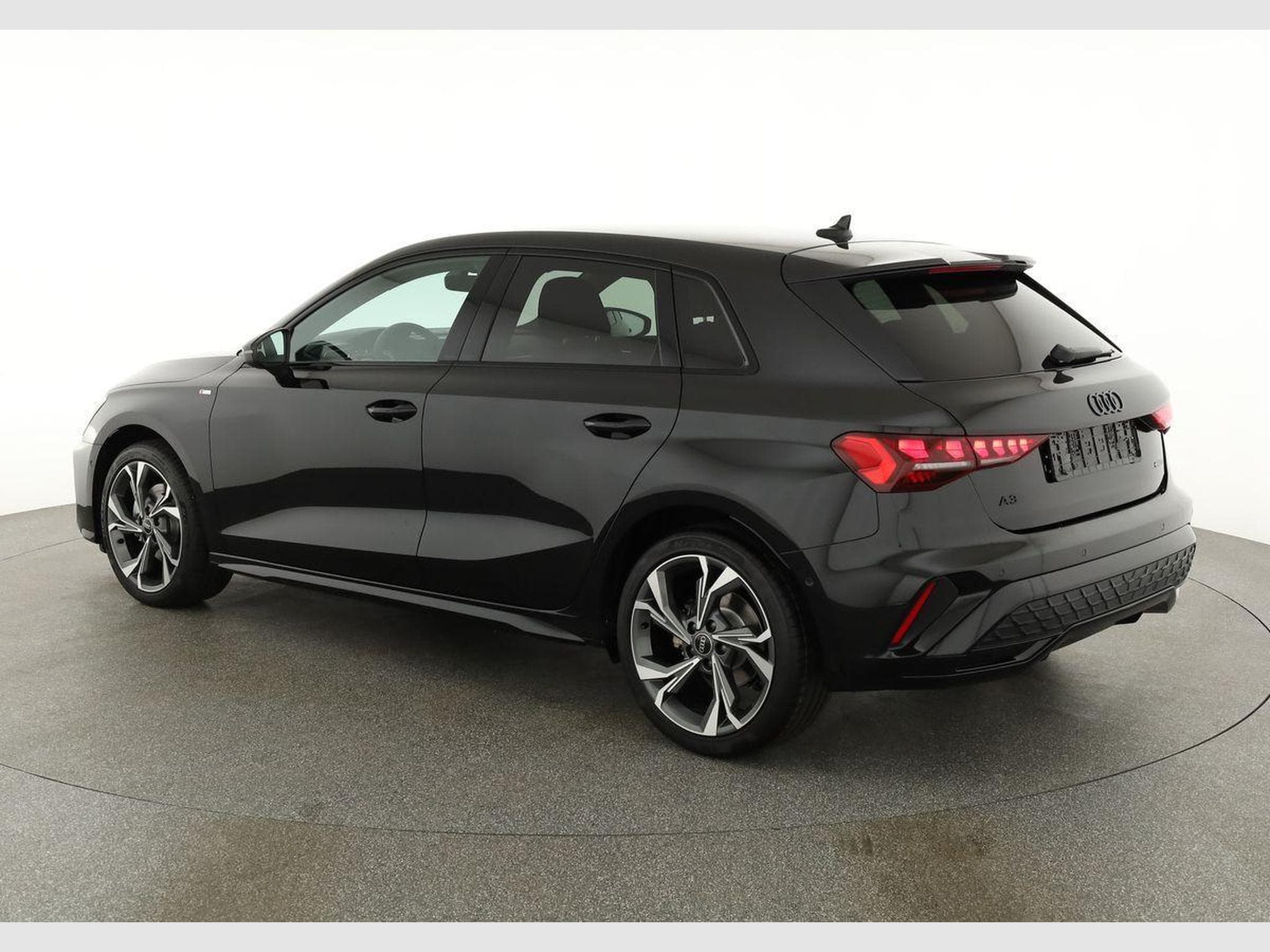 Audi A3 Sportback TFSI quattro 150 kW S line (2026) - Photo 3