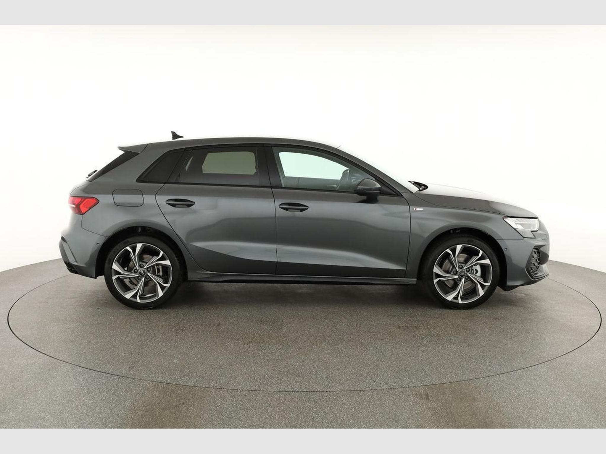 Audi A3 Sportback TFSI quattro 150 kW S line (2026) - Photo 21