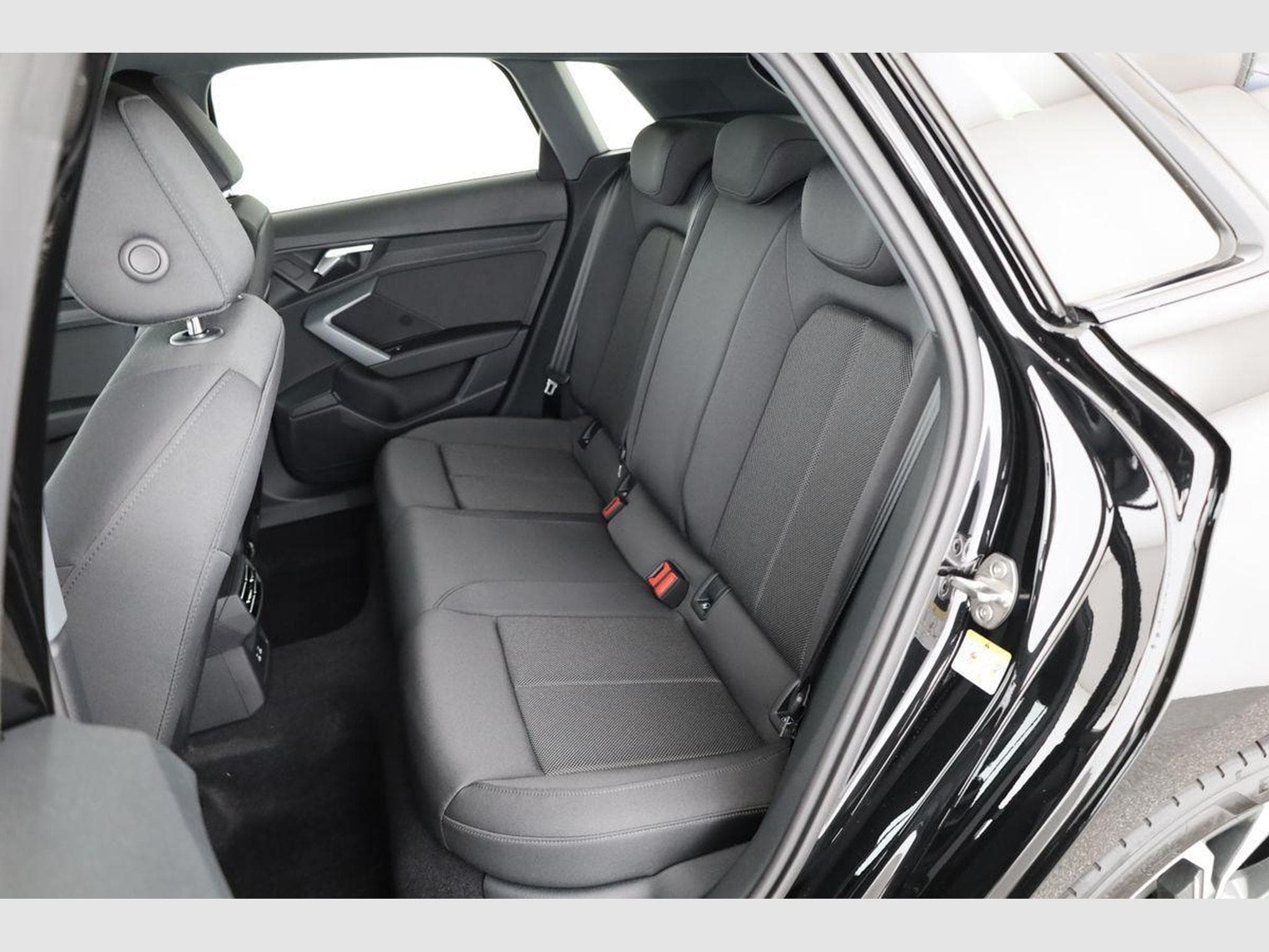 Audi A3 Sportback TFSI quattro 150 kW S line (2026) - Photo 11