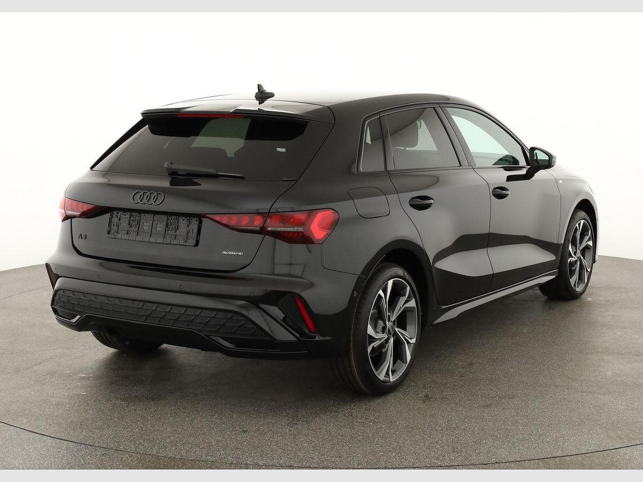 Audi A3 Sportback TFSI quattro 150 kW S line (2026) - Photo 2