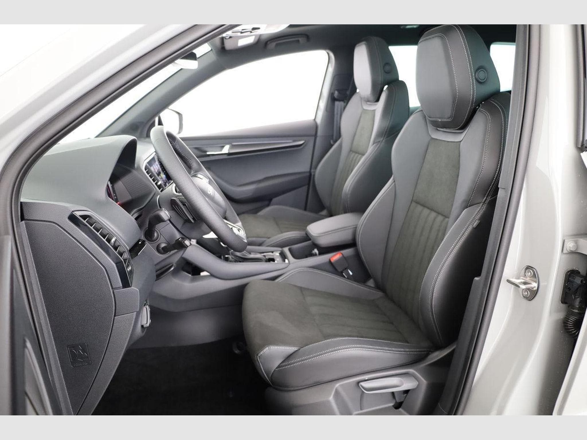 Skoda Karoq Sportline 4x4 (2026) - Photo 11