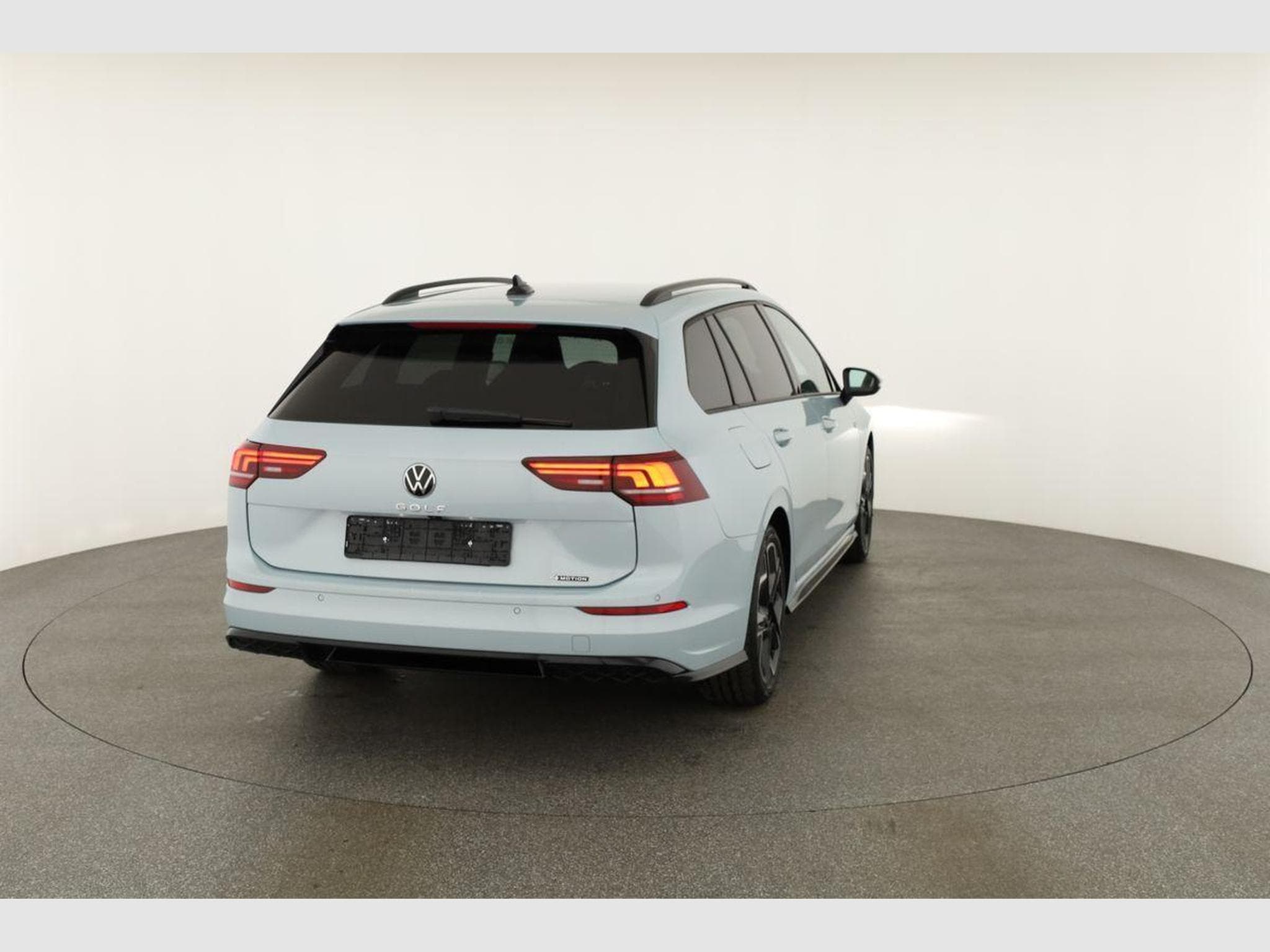 VW Golf Variant 2.0 TSI 150 kW 4Motion R-Line (2026) - Photo 17