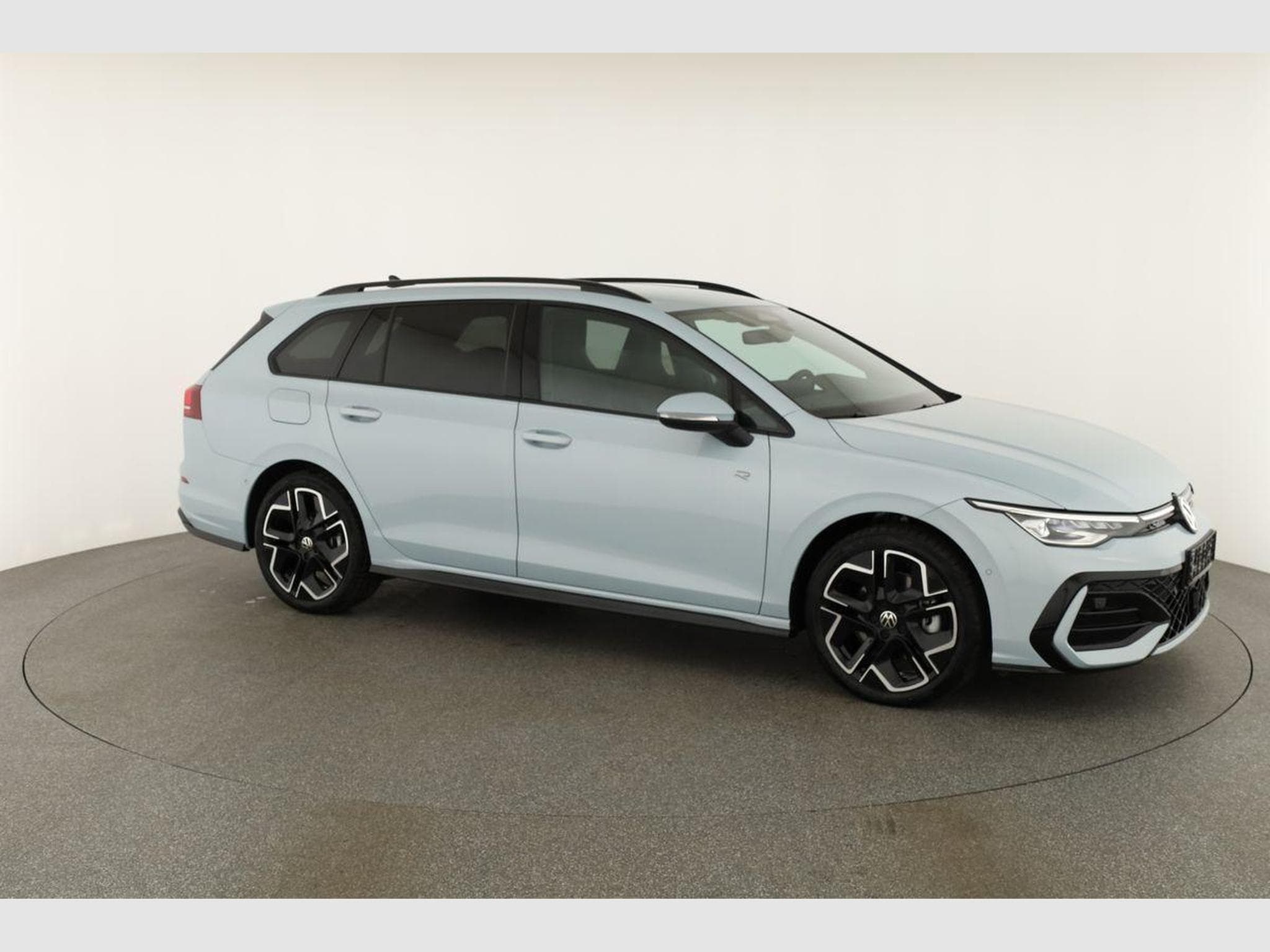 VW Golf Variant 2.0 TSI 150 kW 4Motion R-Line (2026) - Photo 24