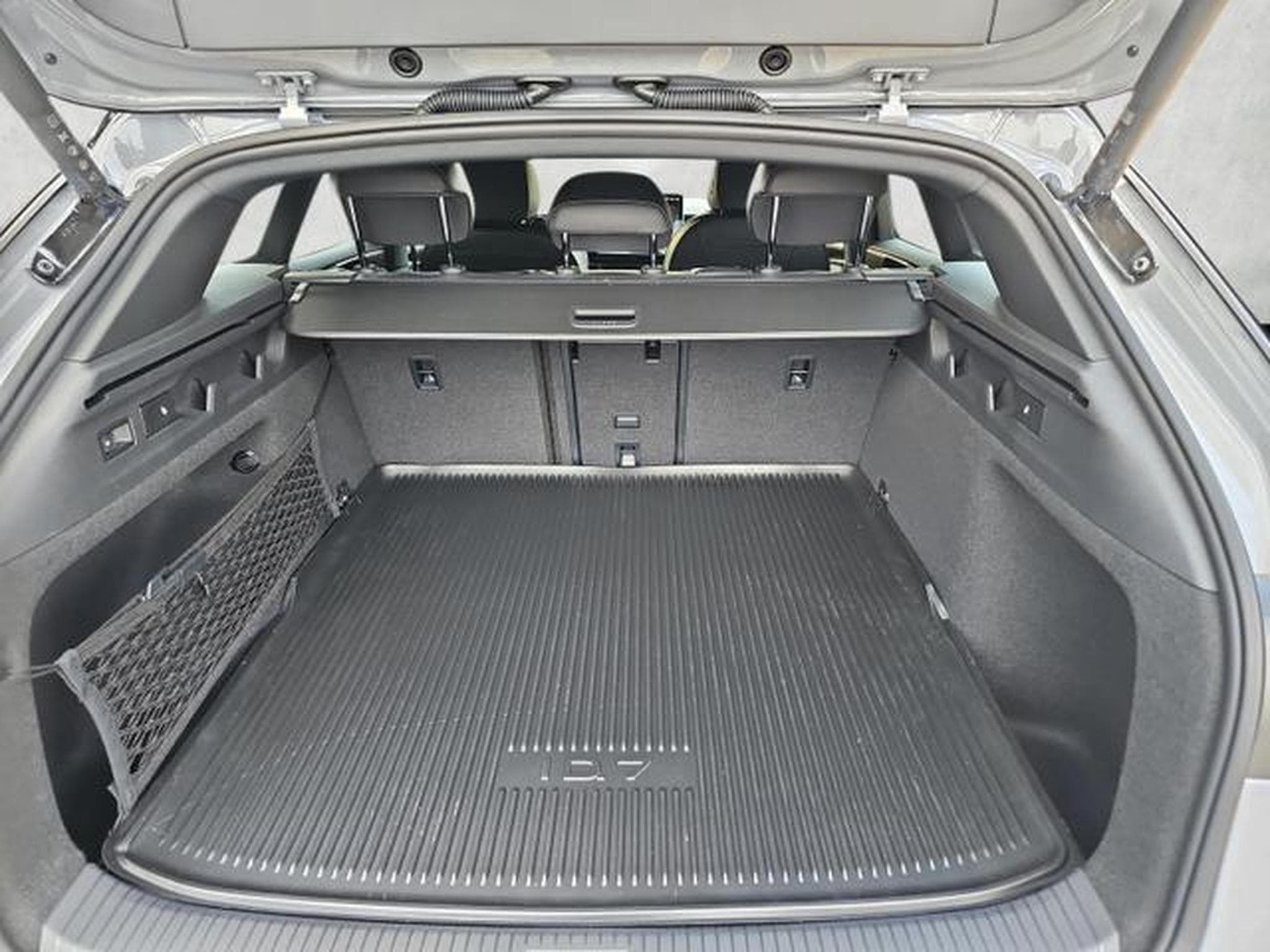 VW ID.7 Kombi Pro 210 (2026) - Photo 14