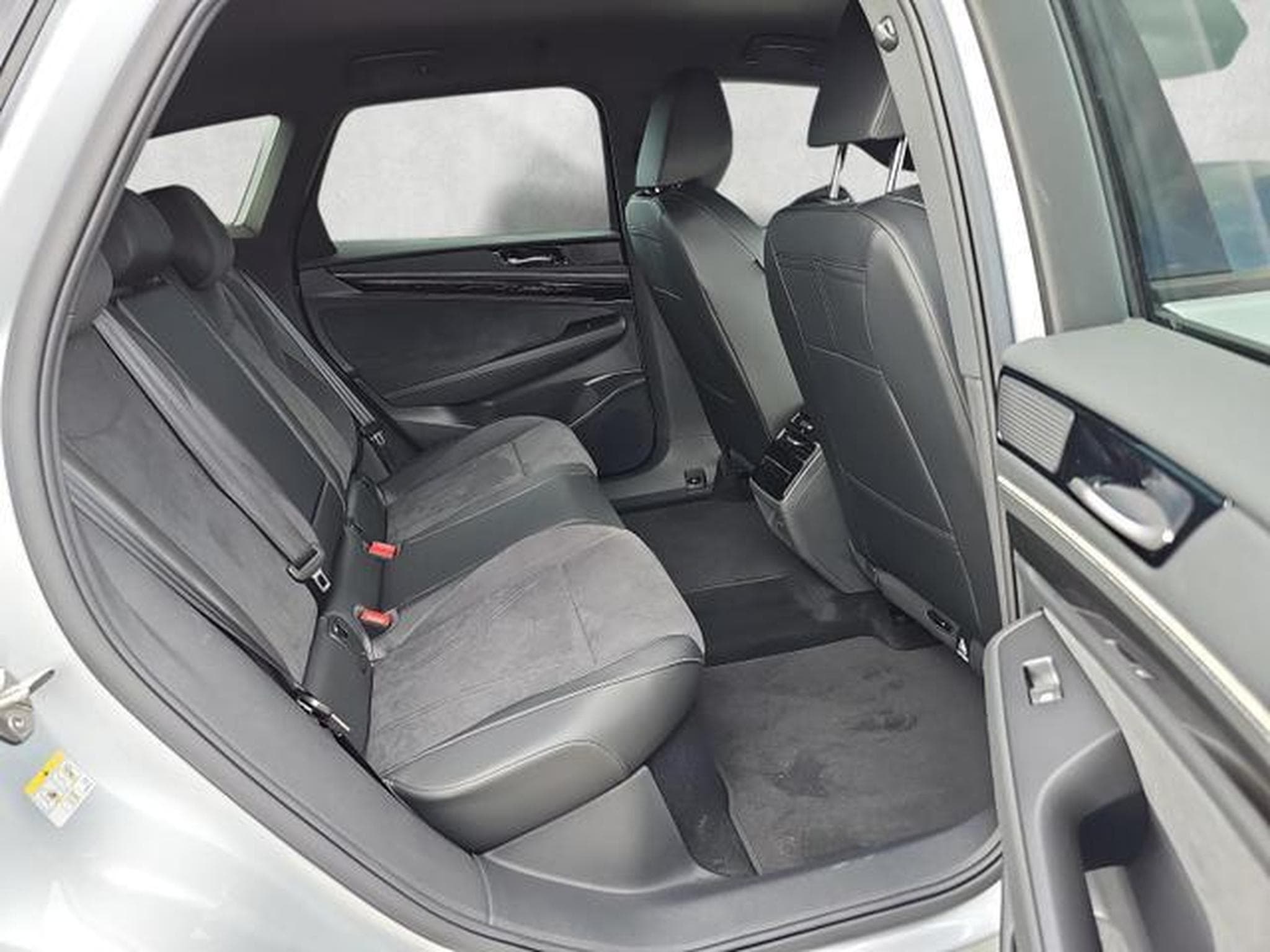 VW ID.7 Kombi Pro 210 kW (2026) - Photo 13