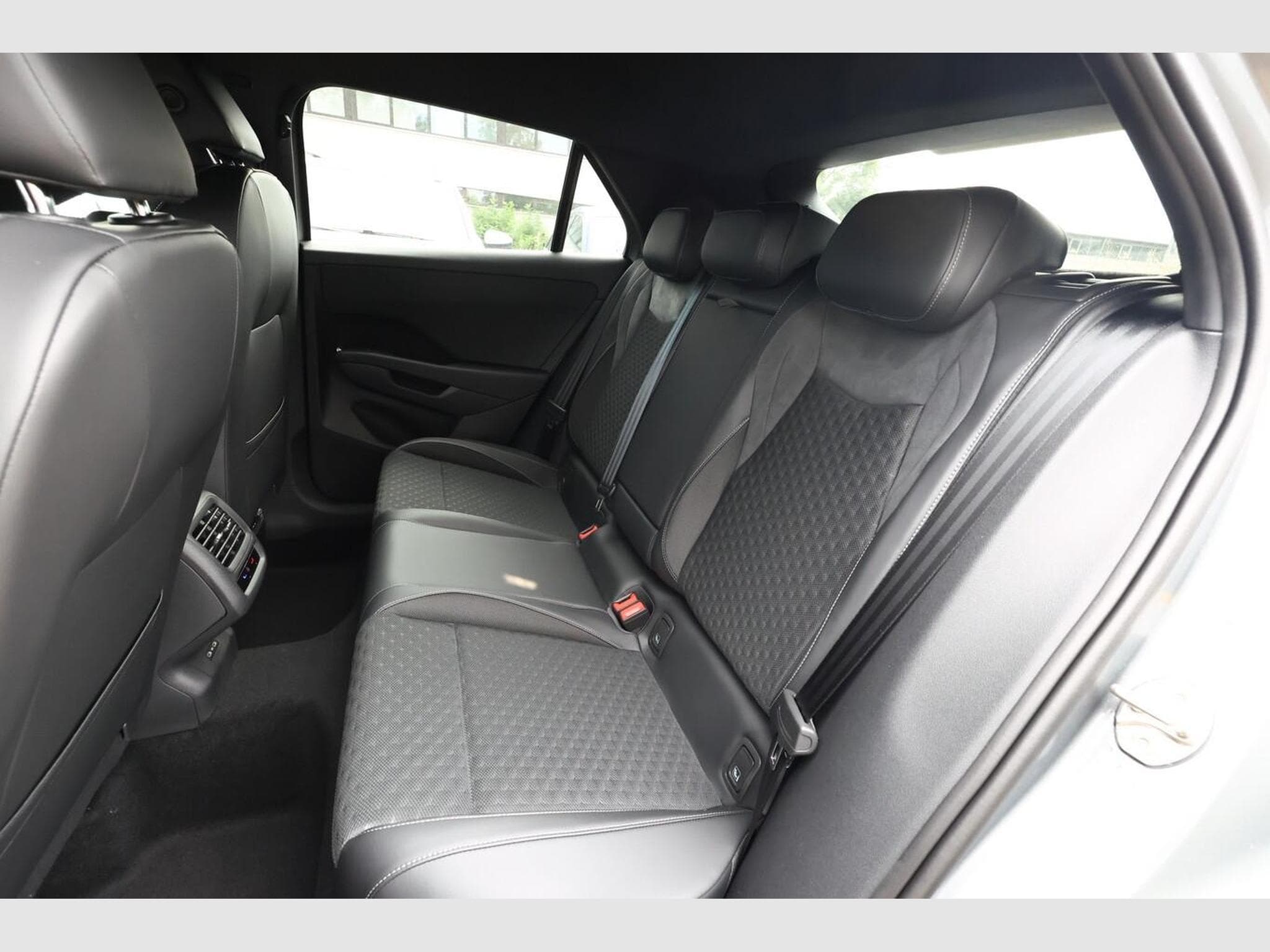 VW T-Roc R-Line (2026) - Photo 10