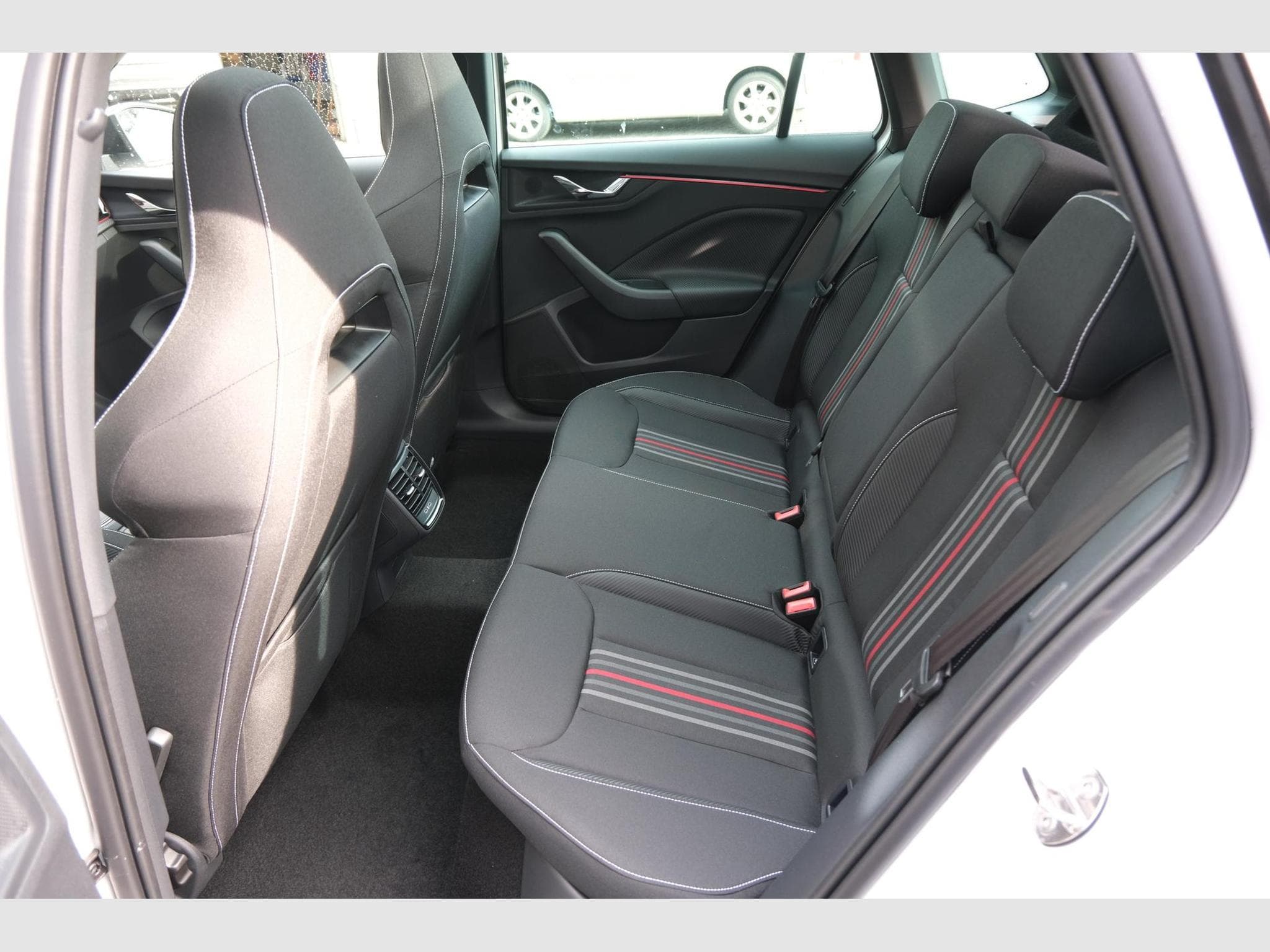 Skoda Kamiq Monte Carlo (2026) - Photo 9