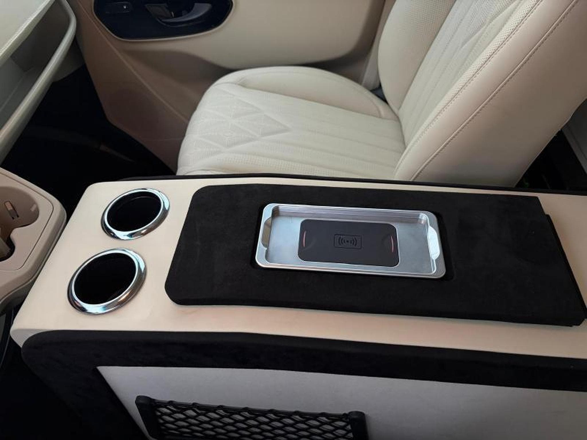 Mercedes Sprinter Sprinter VIP Configuration Luxe (2023) - Photo 19