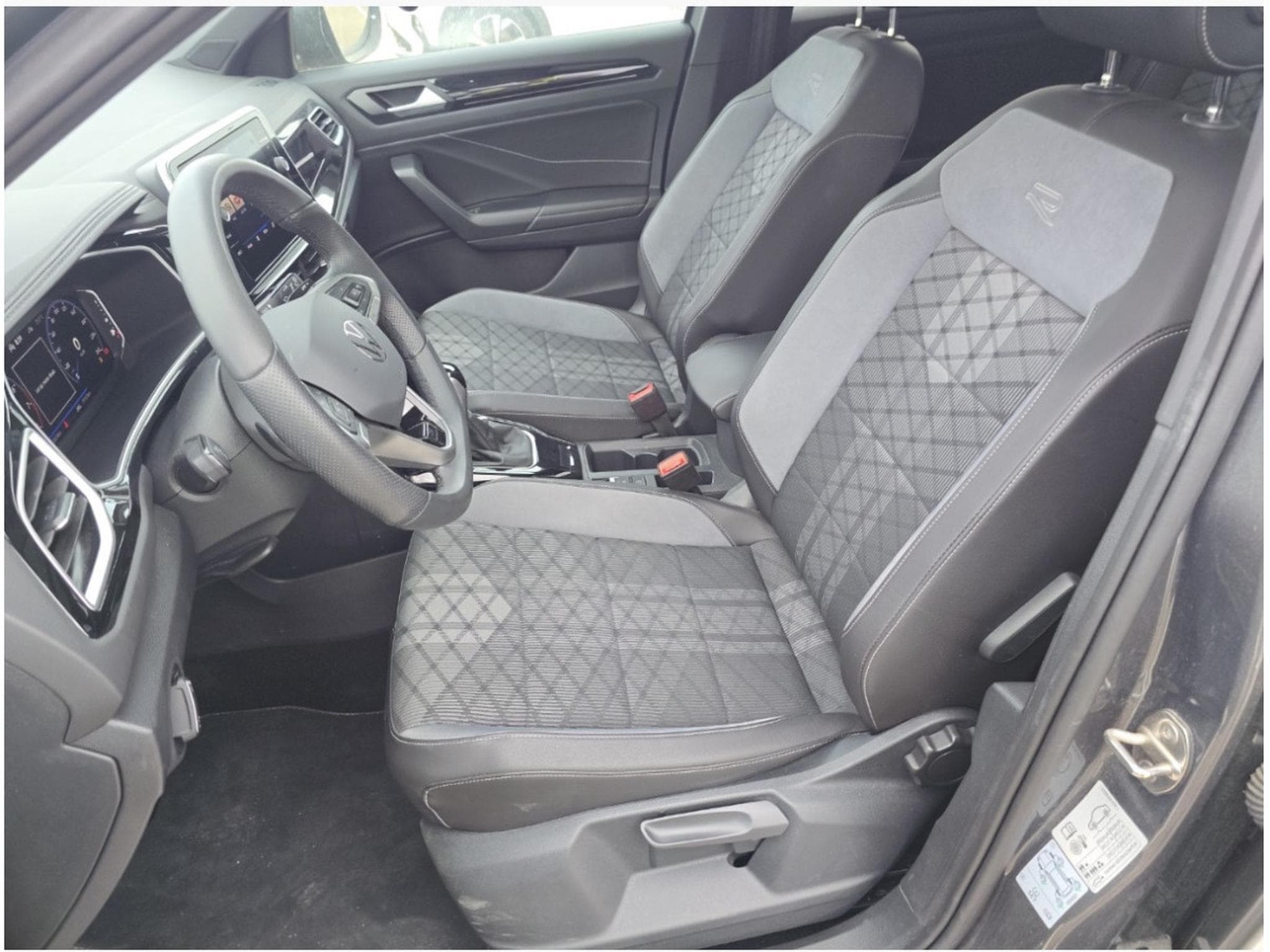 VW T-Roc T-Roc R-Line 1.5 (150 CV)/PANO/AHK/360°/VOLL (2025) - Photo 4
