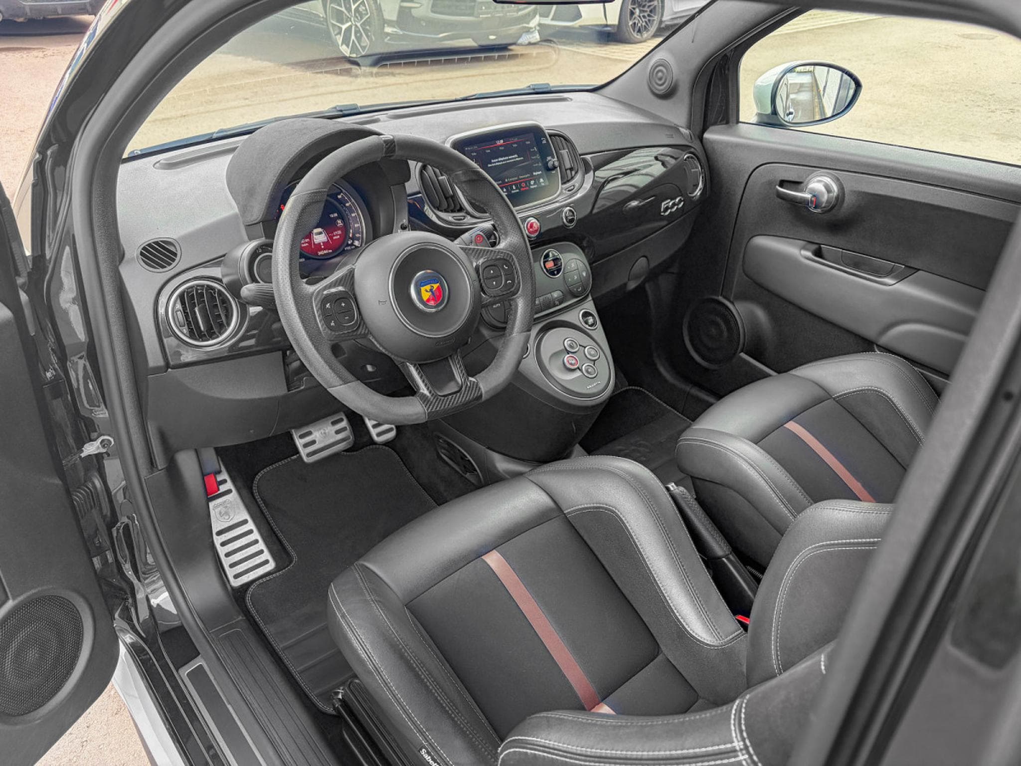 Abarth 695 695 70° ANNIVERSARIO /CARBON/ KONI/ BREMBO/ RECORD MONZAAPPL (2021) - Photo 2