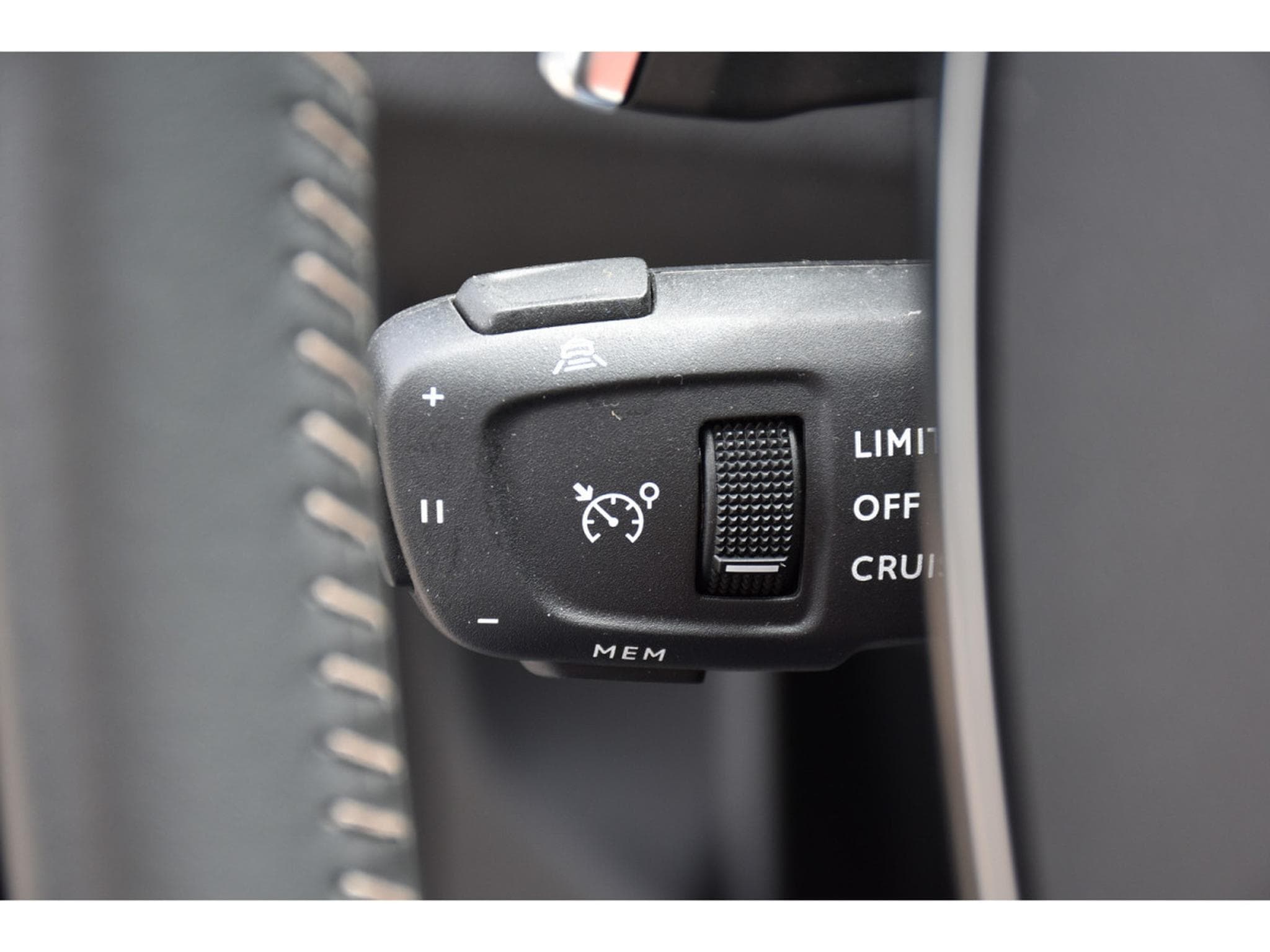 Peugeot 3008 1.6 Hybrid PHEV 180 Allure e-EAT8 ACC LANE SIDE CAM 1° MAIN (2024) - Photo 17