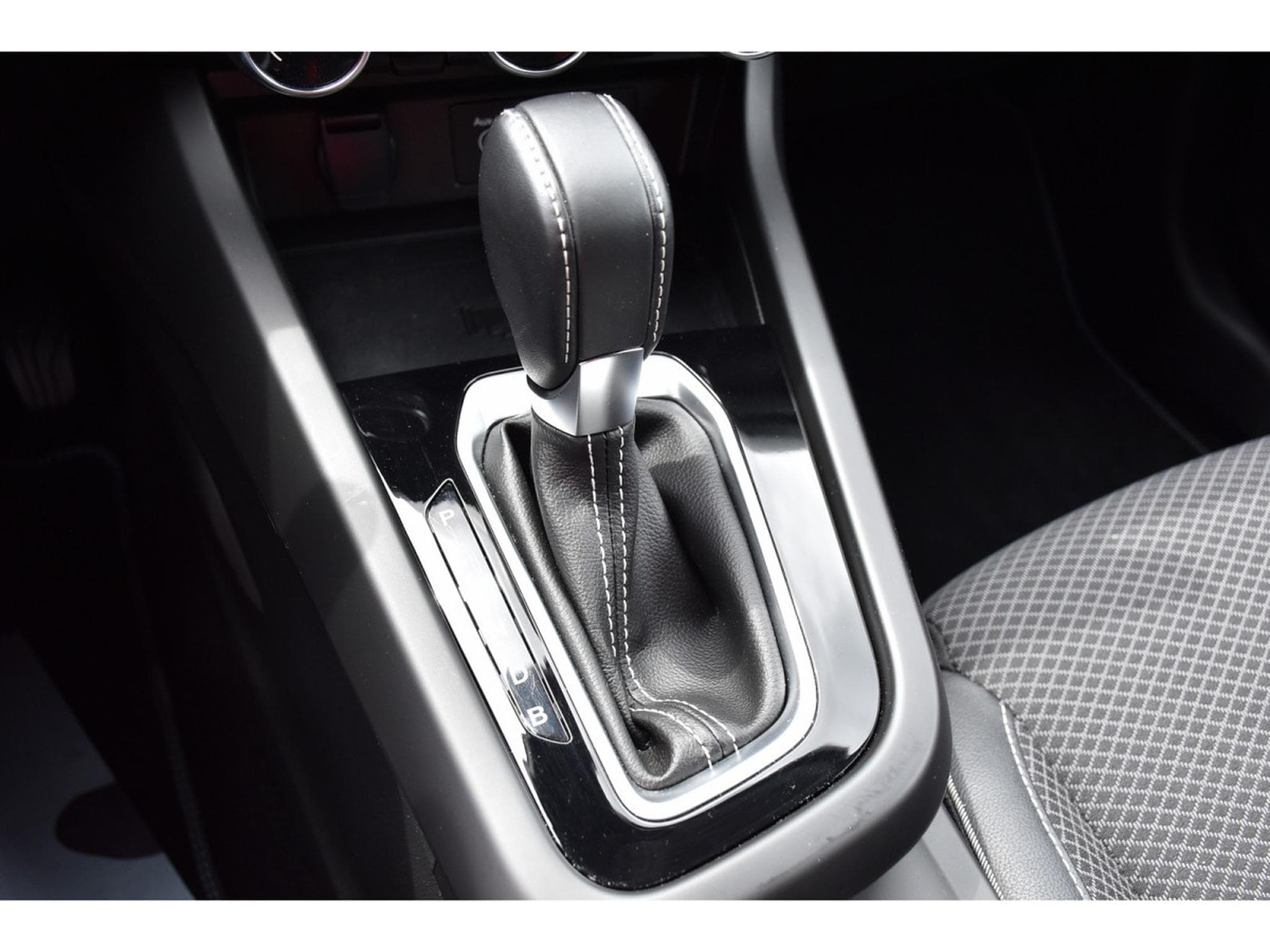 Renault Arkana 1.6 E-TECH HEV Techno EDC CUIR GPS LANE SIDE CAM (2023) - Photo 20