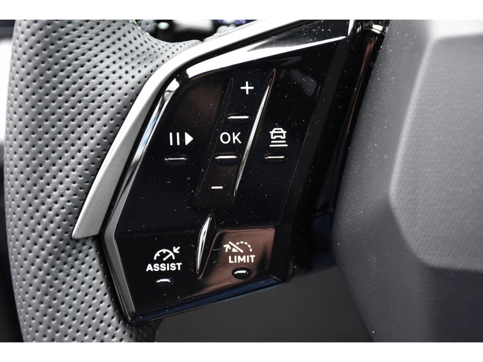 Peugeot 5008 GT Hybrid 145 e-DCS6 7 Pl. ACC CAM NEUF (2026) - Photo 15