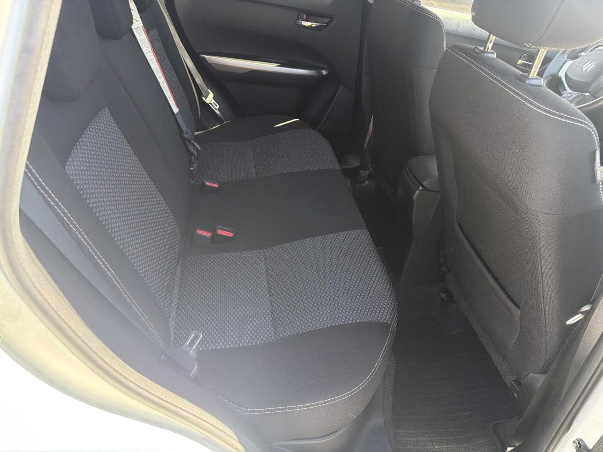 Suzuki Vitara 5D 1.4GL HYBRIDE 130CV BM6 (2024) - Photo 10