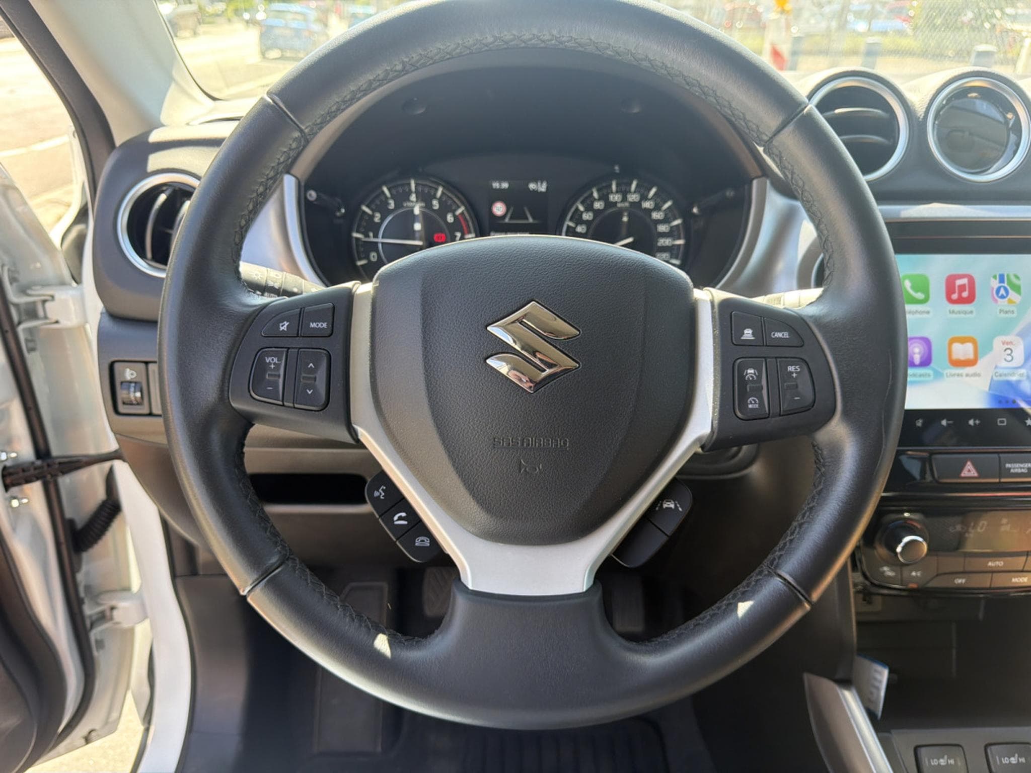 Suzuki Vitara 5D 1.4GL HYBRIDE 130CV BM6 (2024) - Photo 15