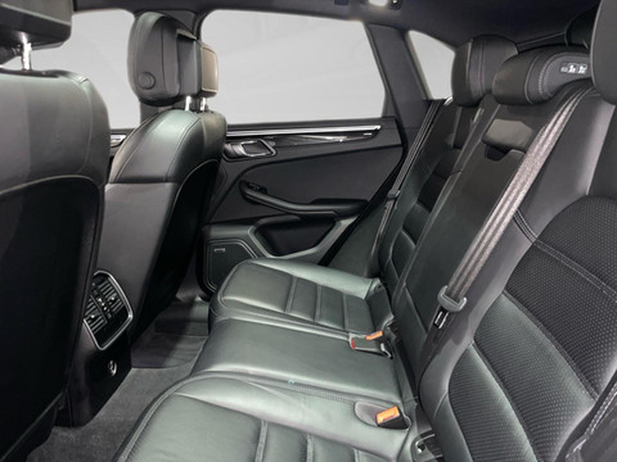 Porsche Macan 3.0 S (2017) - Photo 12
